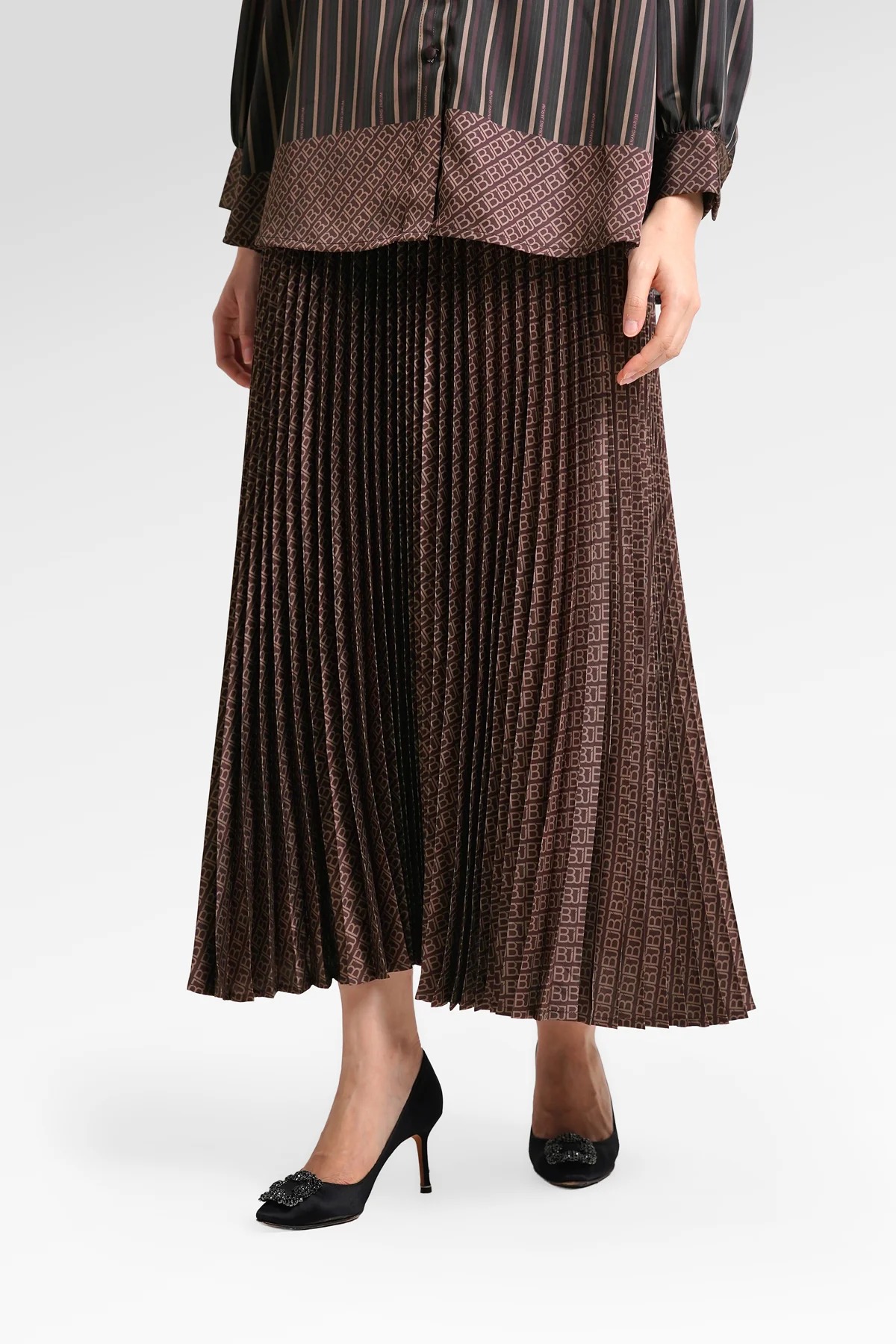 MONO DIAGONAL PLEATED SKIRT - BENANG JARUM