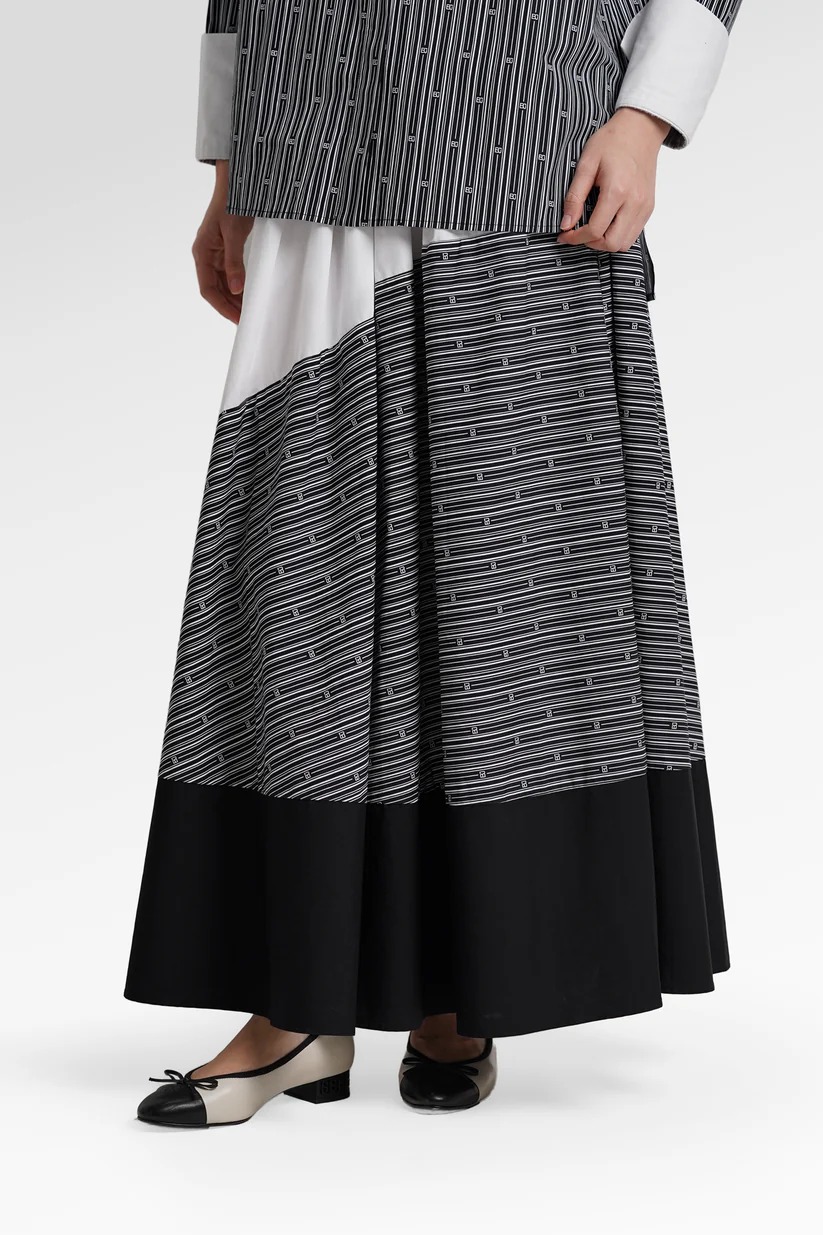 MONO LINE SKIRT - BENANG JARUM