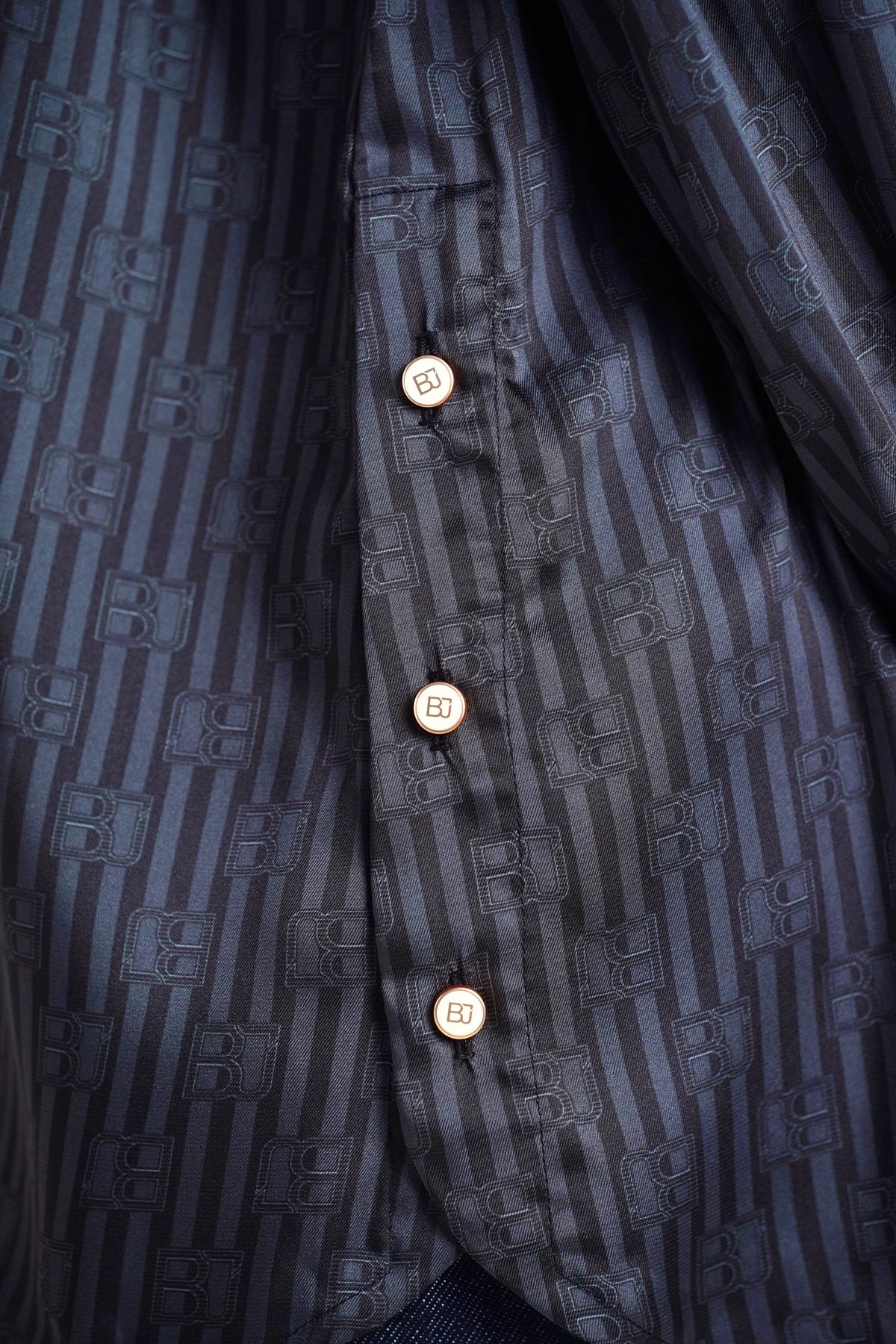 MONO STRIPES SHIRT - BENANG JARUM