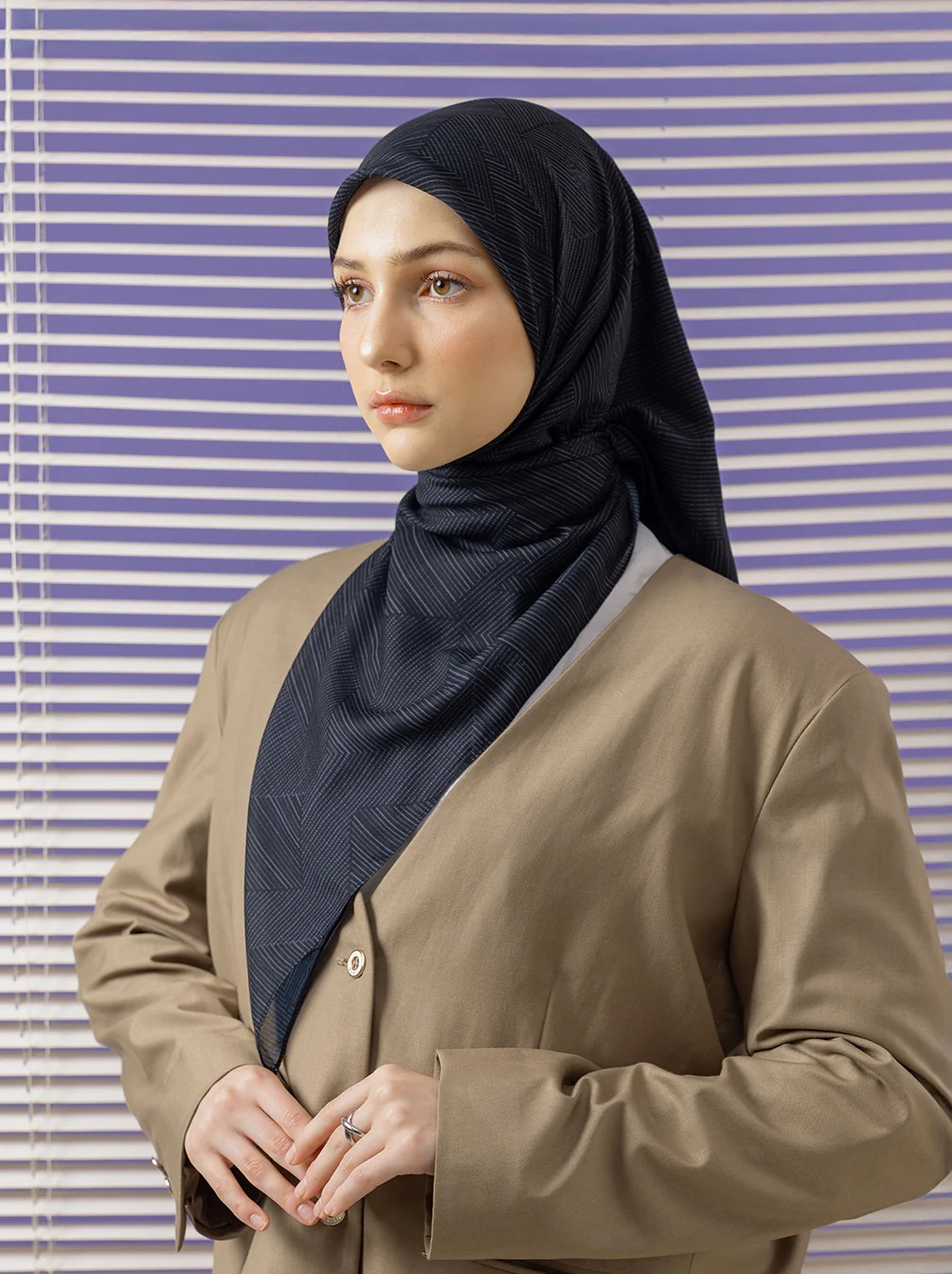 MONO ALLURA SIGNATURE SCARF - KAMI