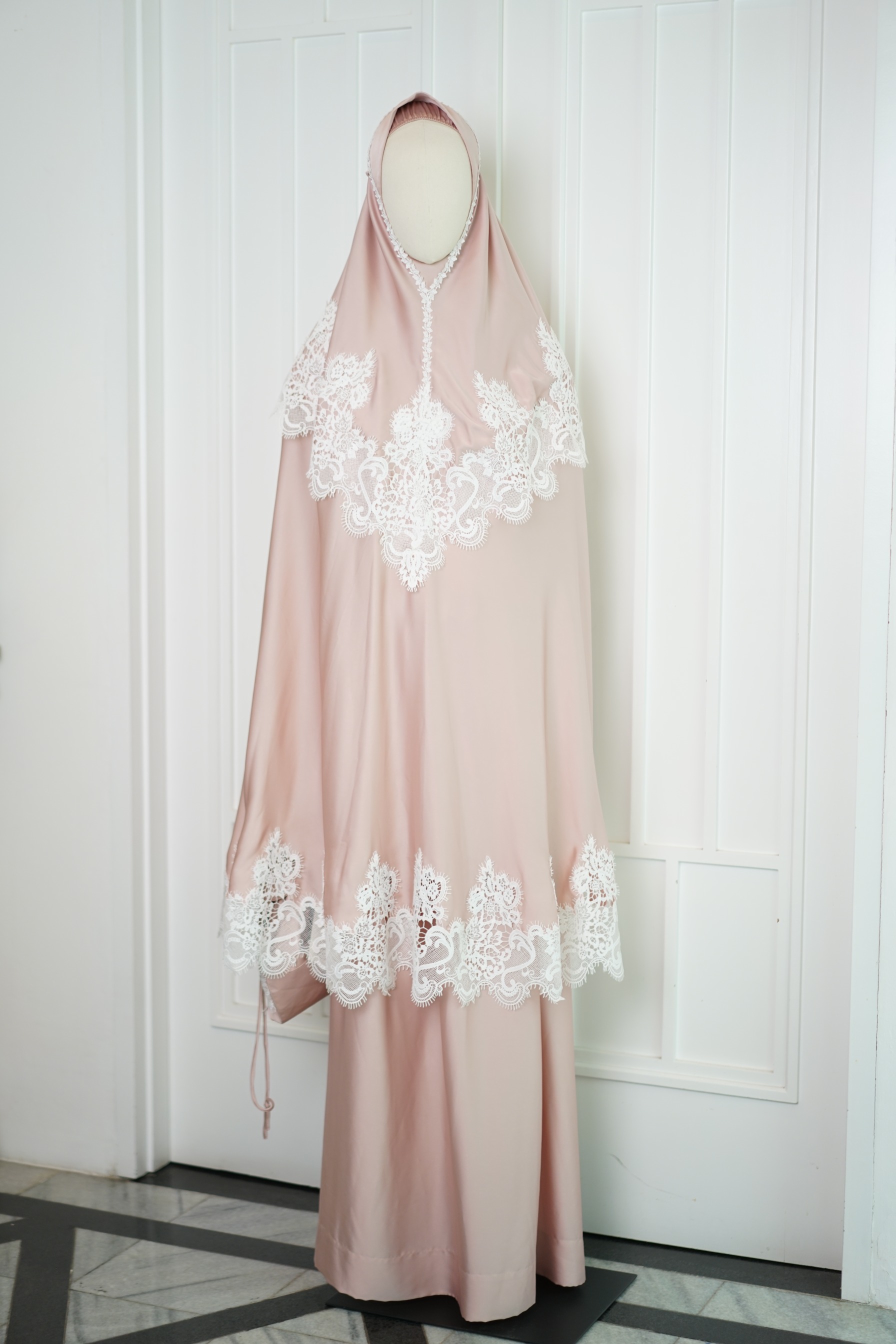 FAYZA IN PINK - AIKILA