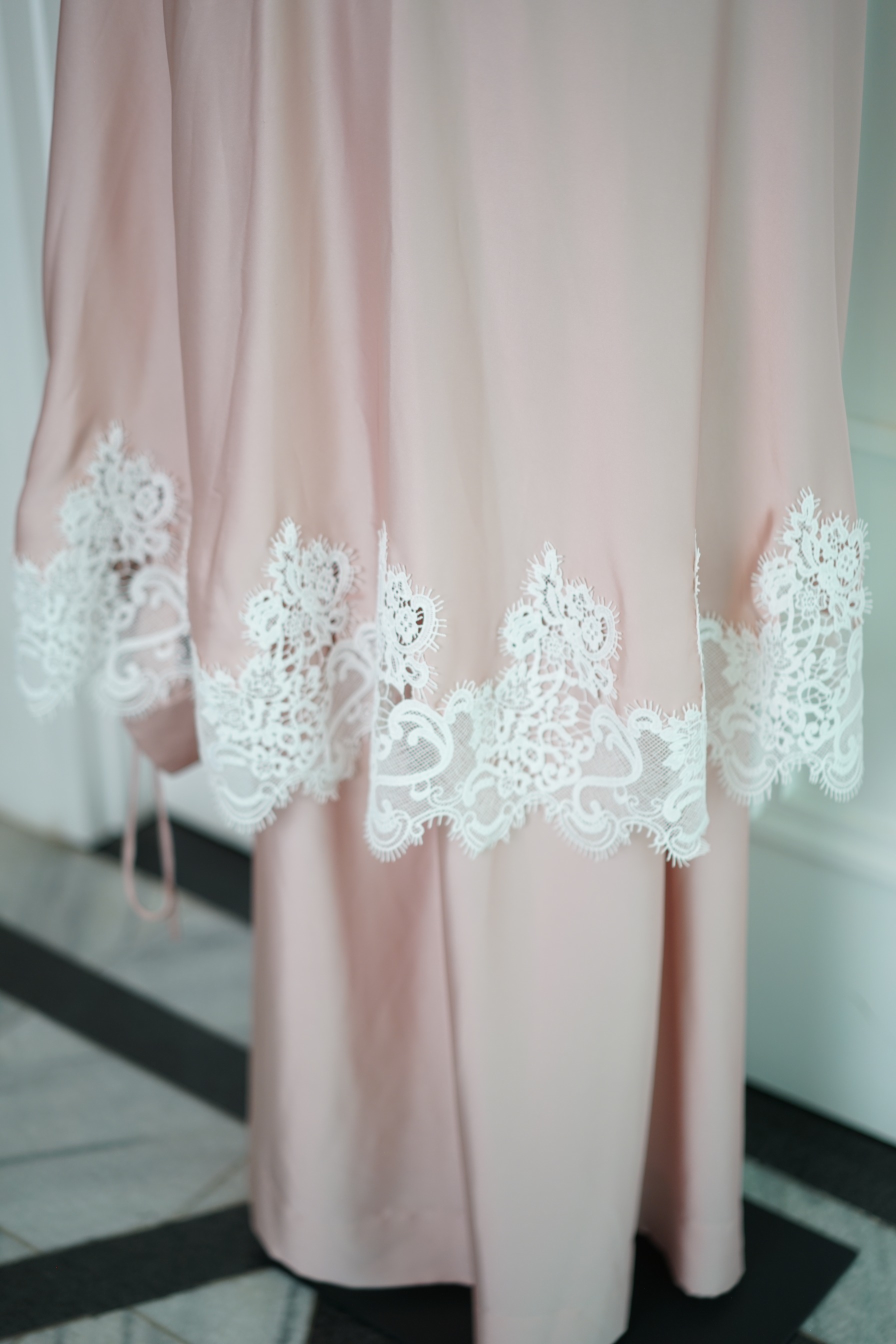 FAYZA IN PINK - AIKILA