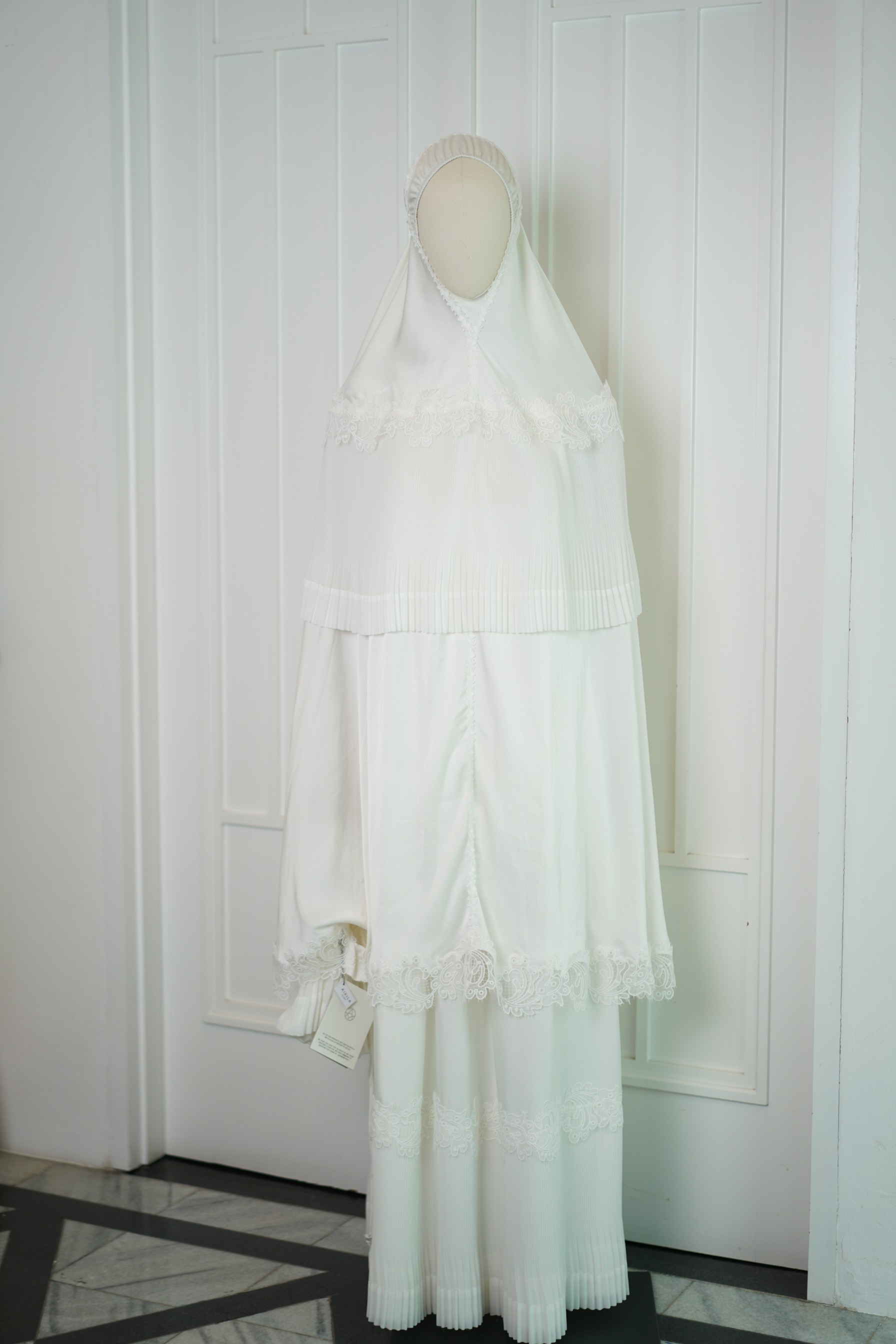 MAYSA IN WHITE - AIKILA