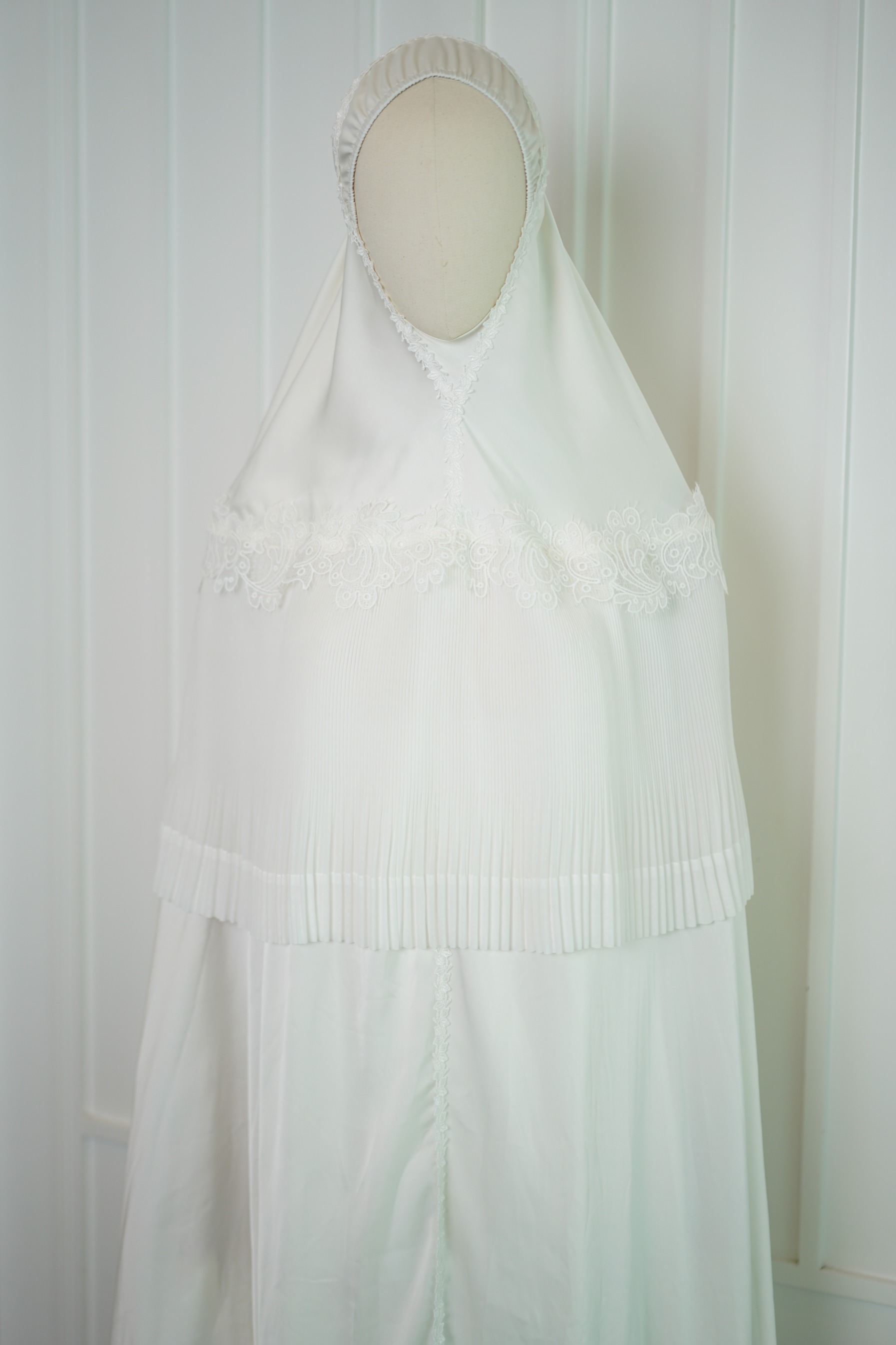 MAYSA IN WHITE - AIKILA