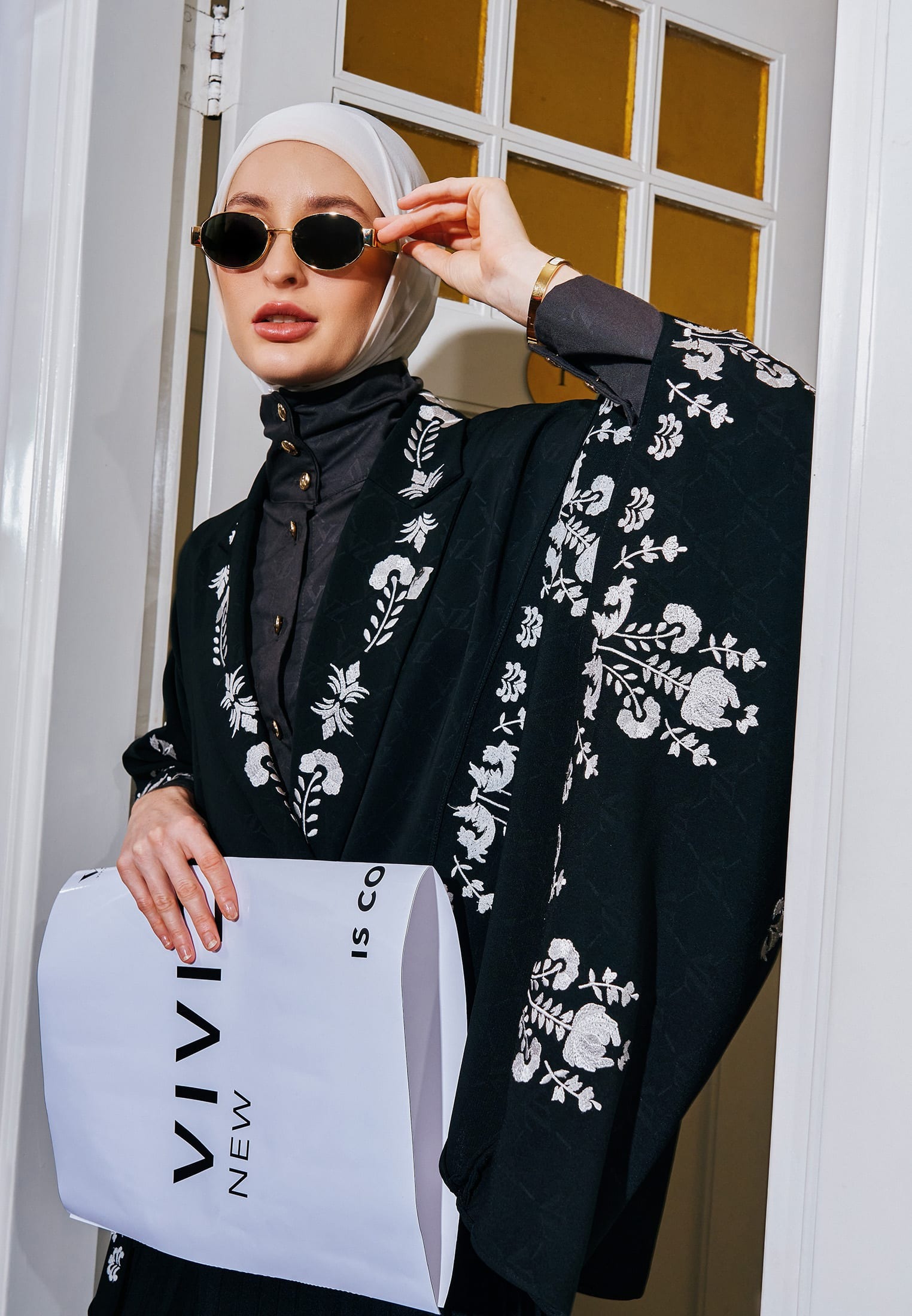ALRESQHA OUTER - VIVI ZUBEDI