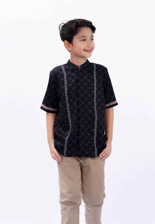 Image of QAISYARAA SHIRT BOY - VIVI ZUBEDI
