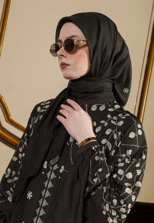 Image of LUNAVIE SCARF - VIVI ZUBEDI