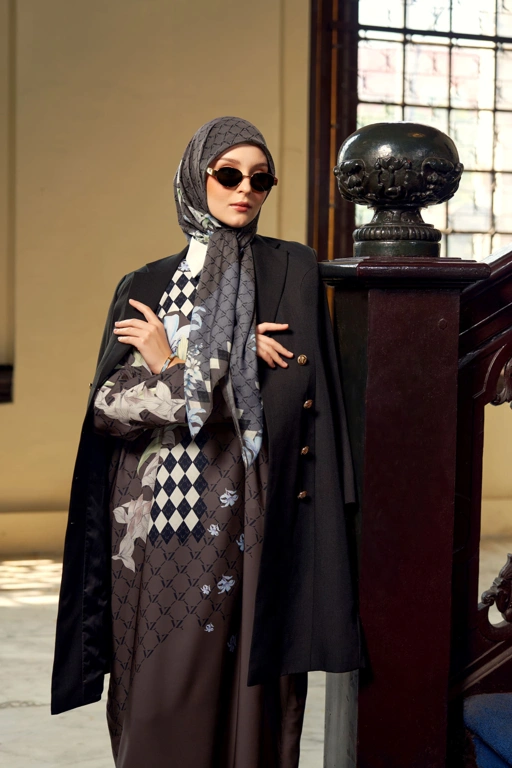 Image of TAVIERAA SCARF - VIVI ZUBEDI