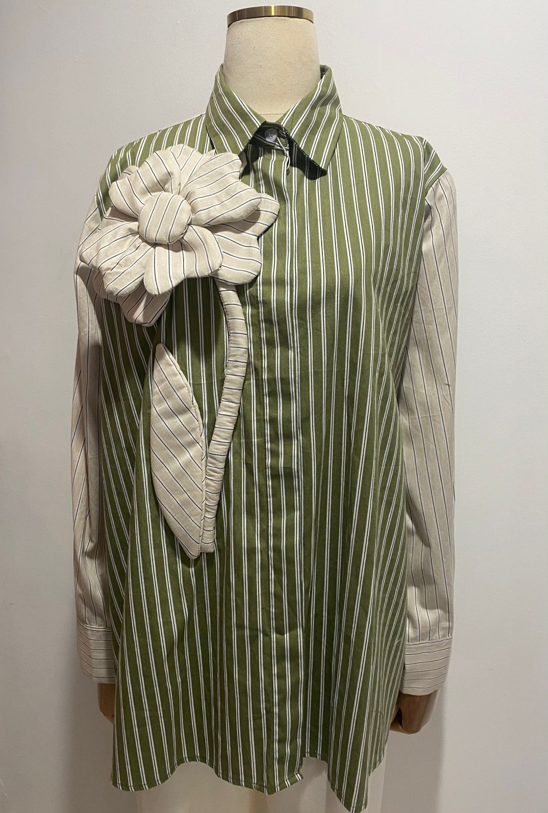 CALLA  3D UPPLIQUE SHIRT - GHANIEA
