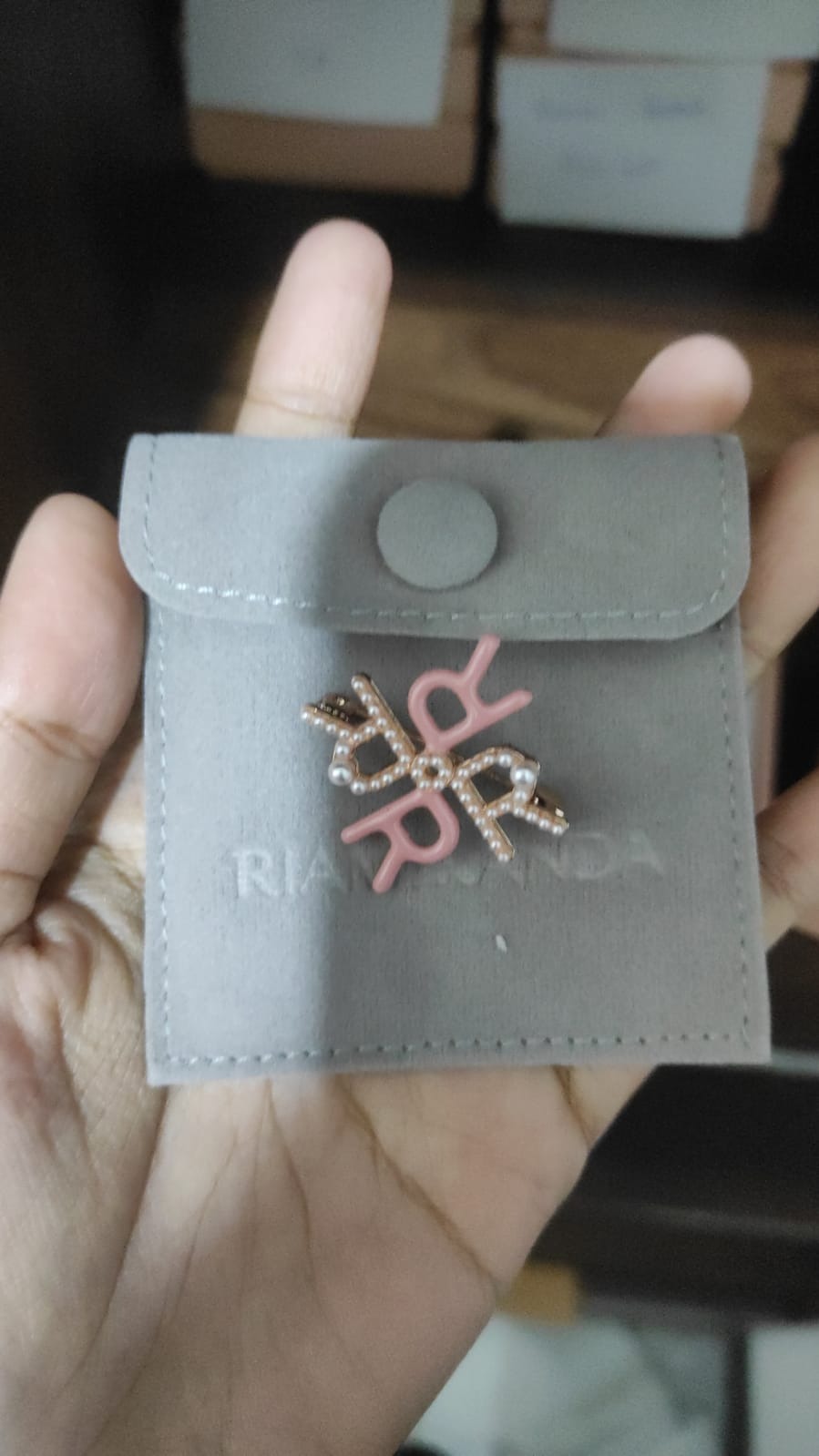 MINI YUNA BROOCH - RIA MIRANDA