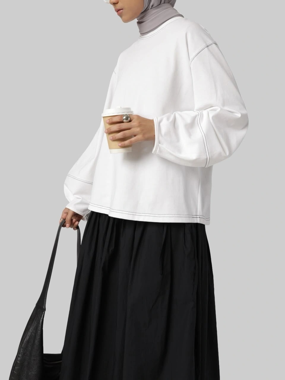 CONTRAST STITCH PUFFY TEE - SABAMODEST
