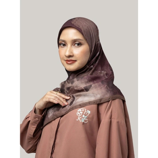 KATLA DHARA SIGNATURE SCARF - KAMI