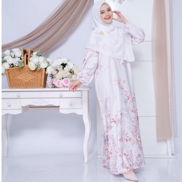 Kiciks - Dress Only Paris Van Java
