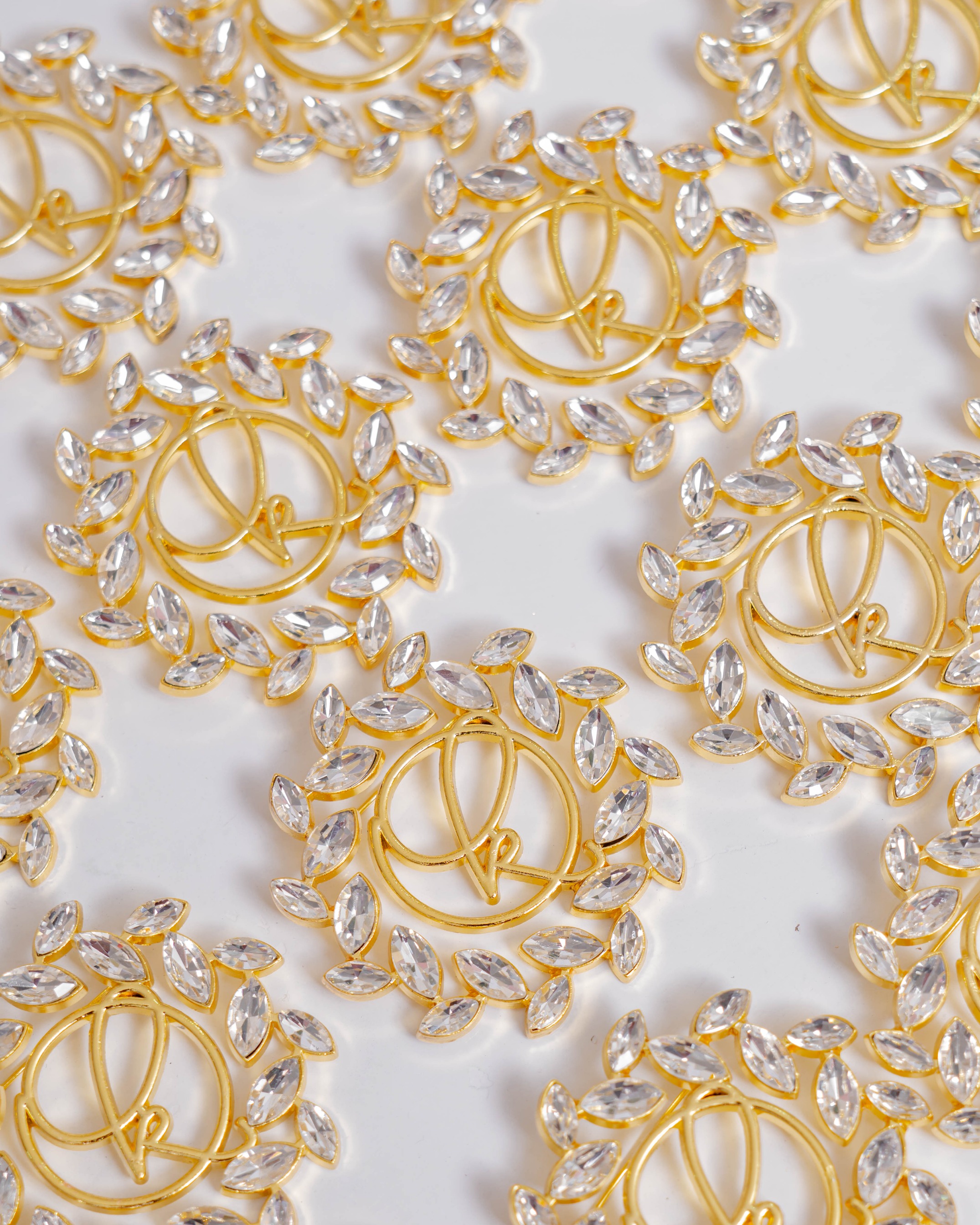 Brooch Mewah Kiciks