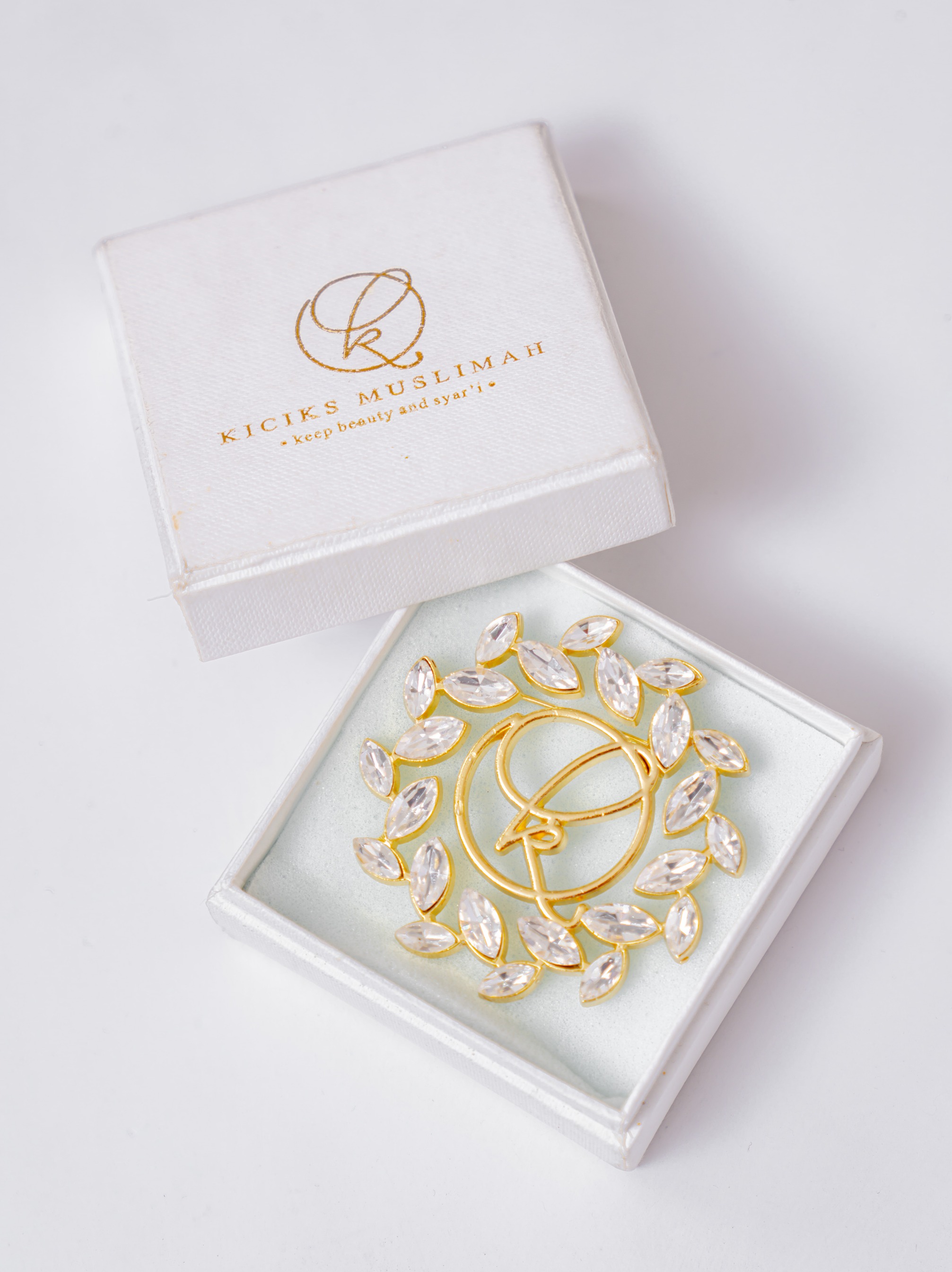 Brooch Mewah Kiciks