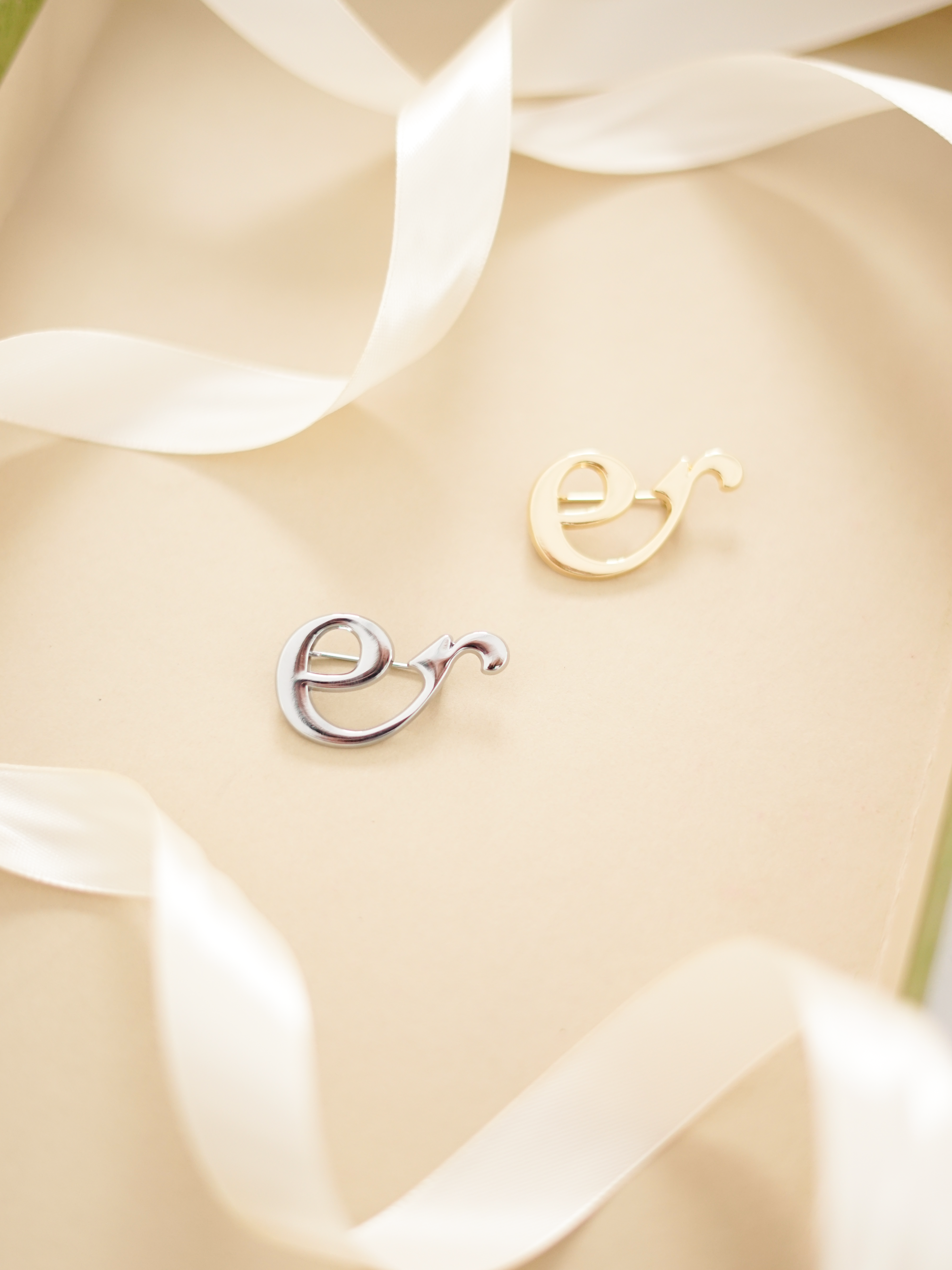 Ederra Brooch Gold