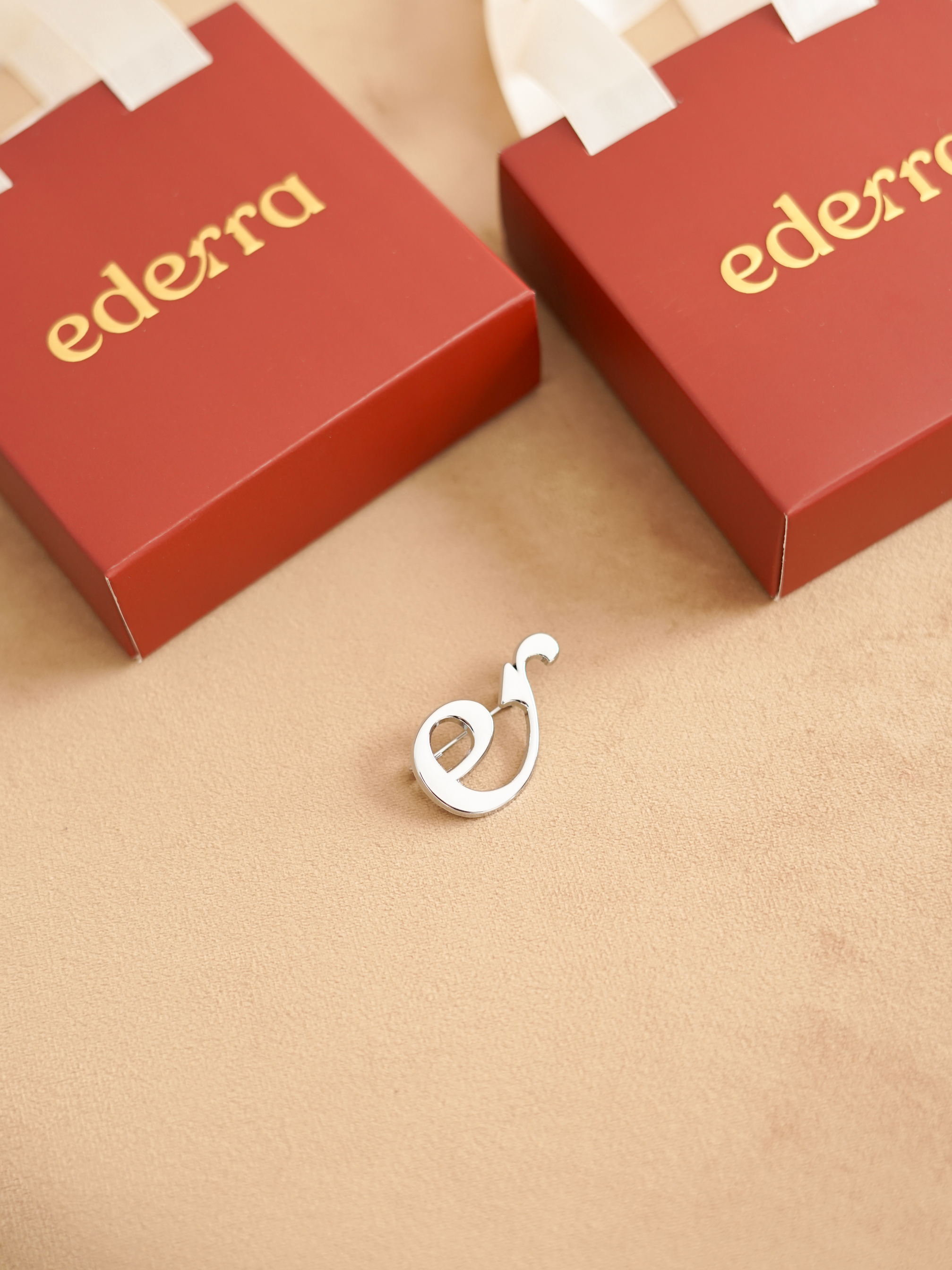 Ederra Brooch Silver