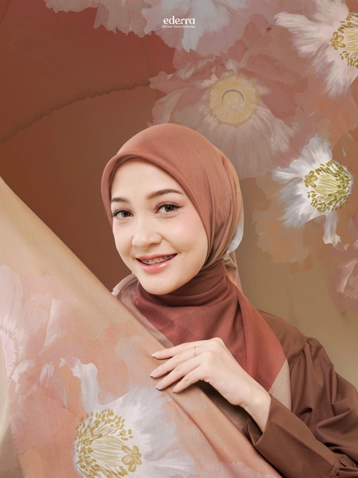 Image of Poppy Scraft Hazel