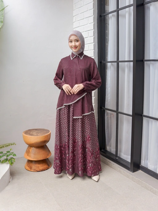 Image of Anggun Oneset Maroon (PO Pengiriman 9 Maret)