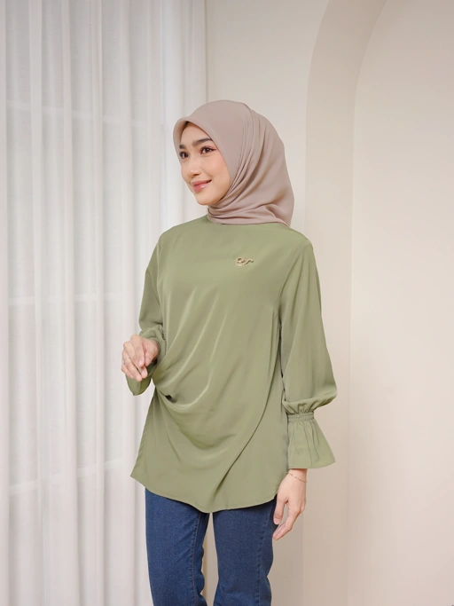Image of Tyra blouse sage green