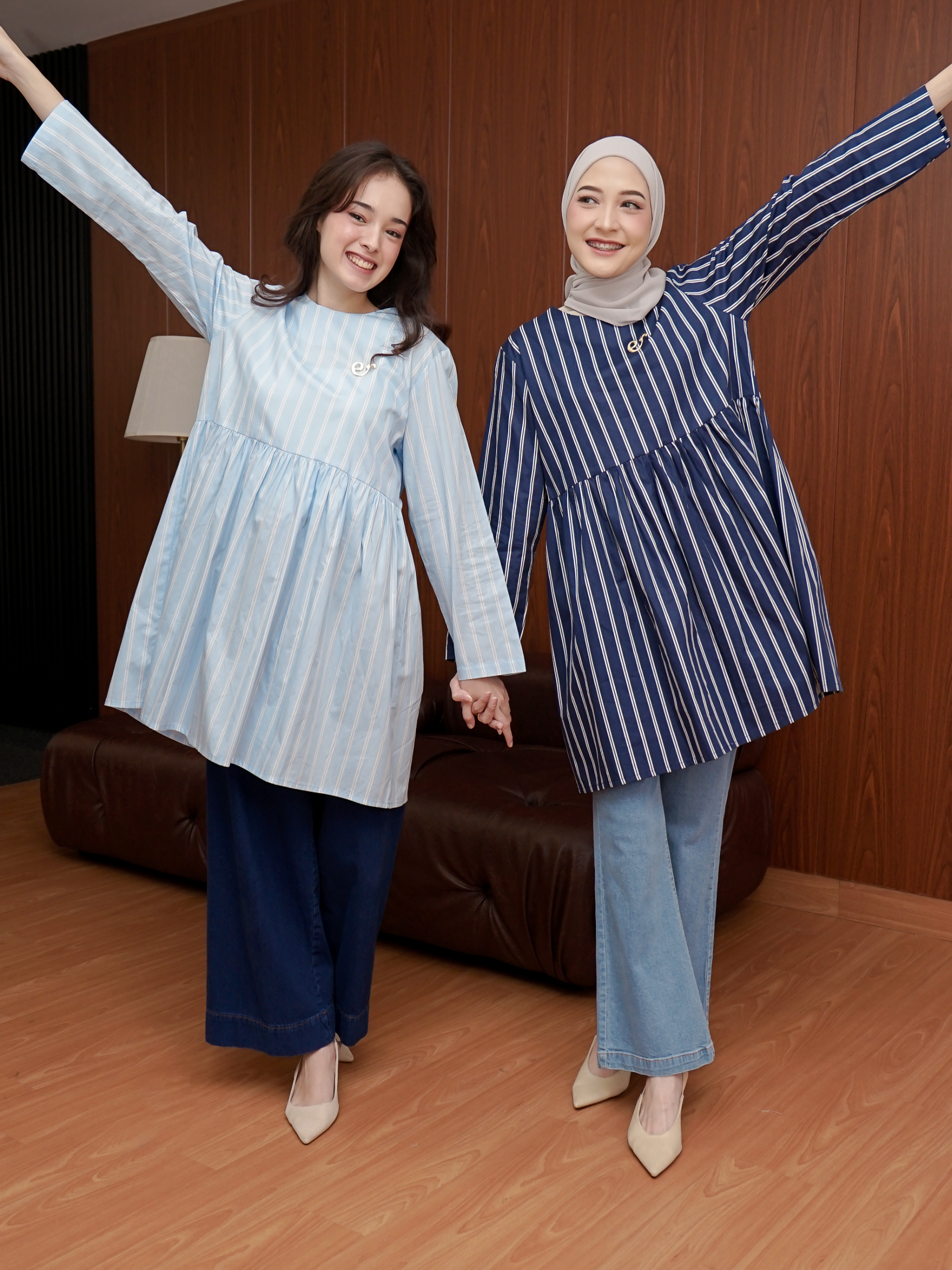 Elea Tunic Navy Peony