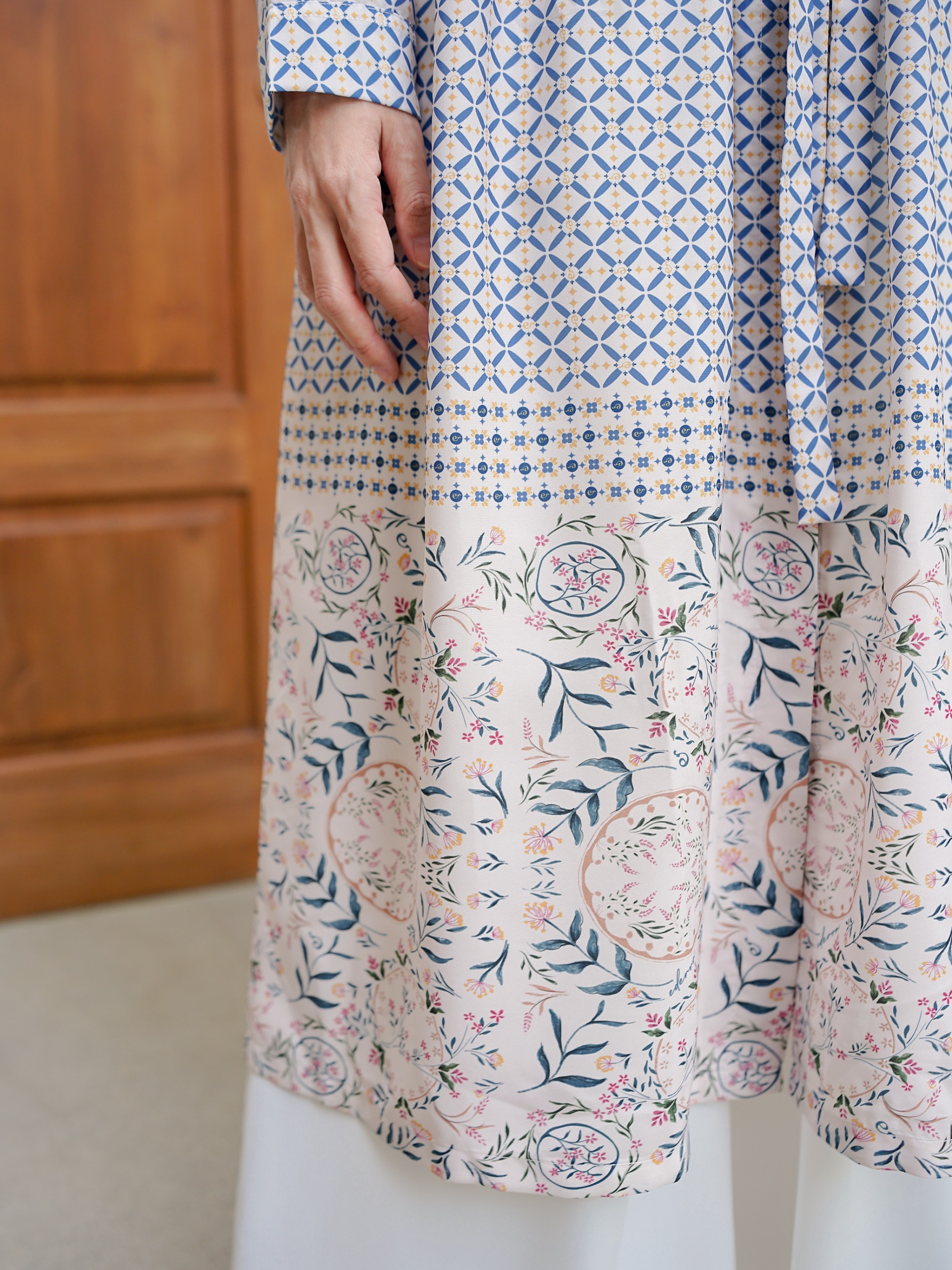 Tulus Midi Blue Perennial