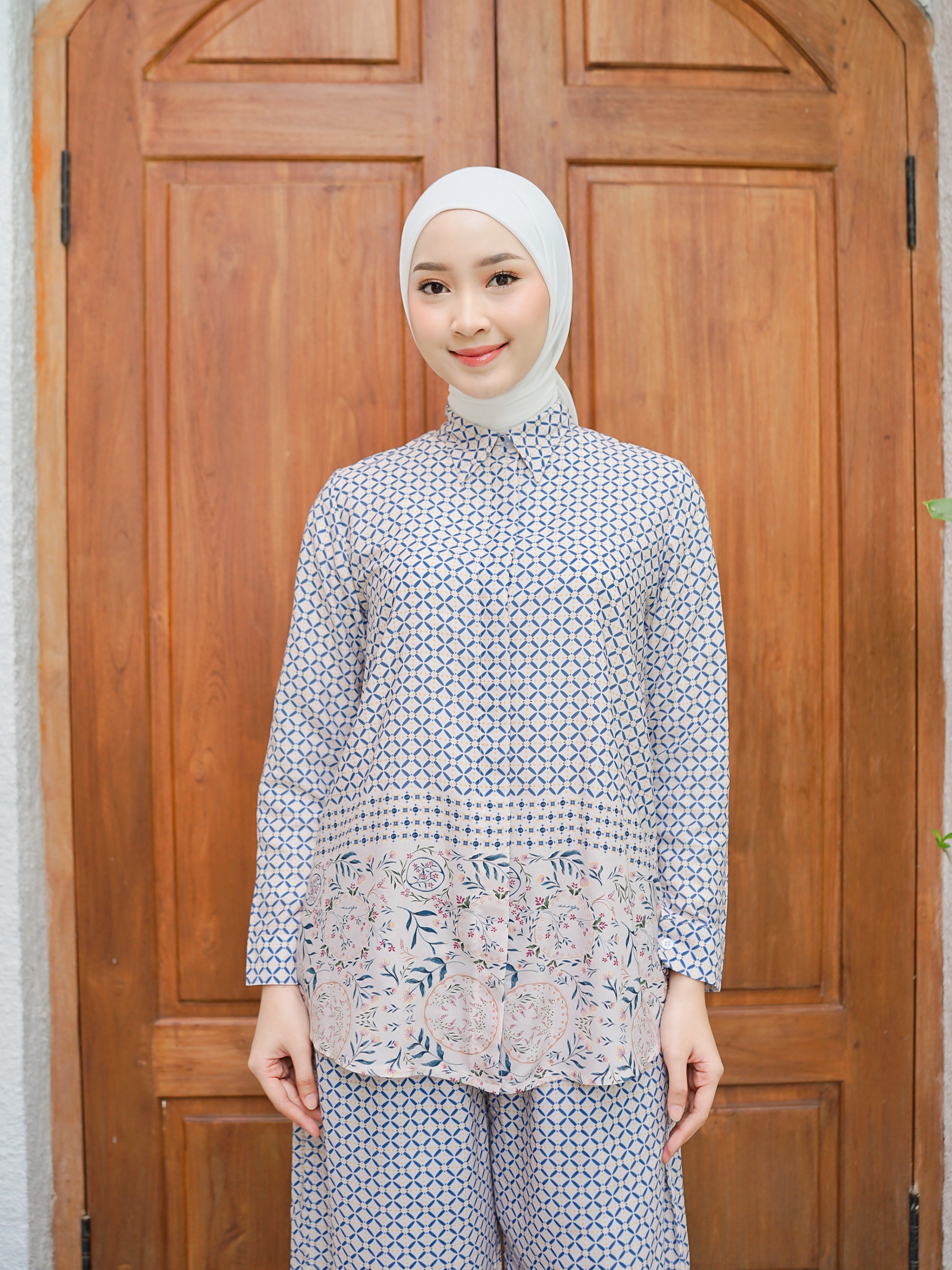 Tulus Set Blue Perennial