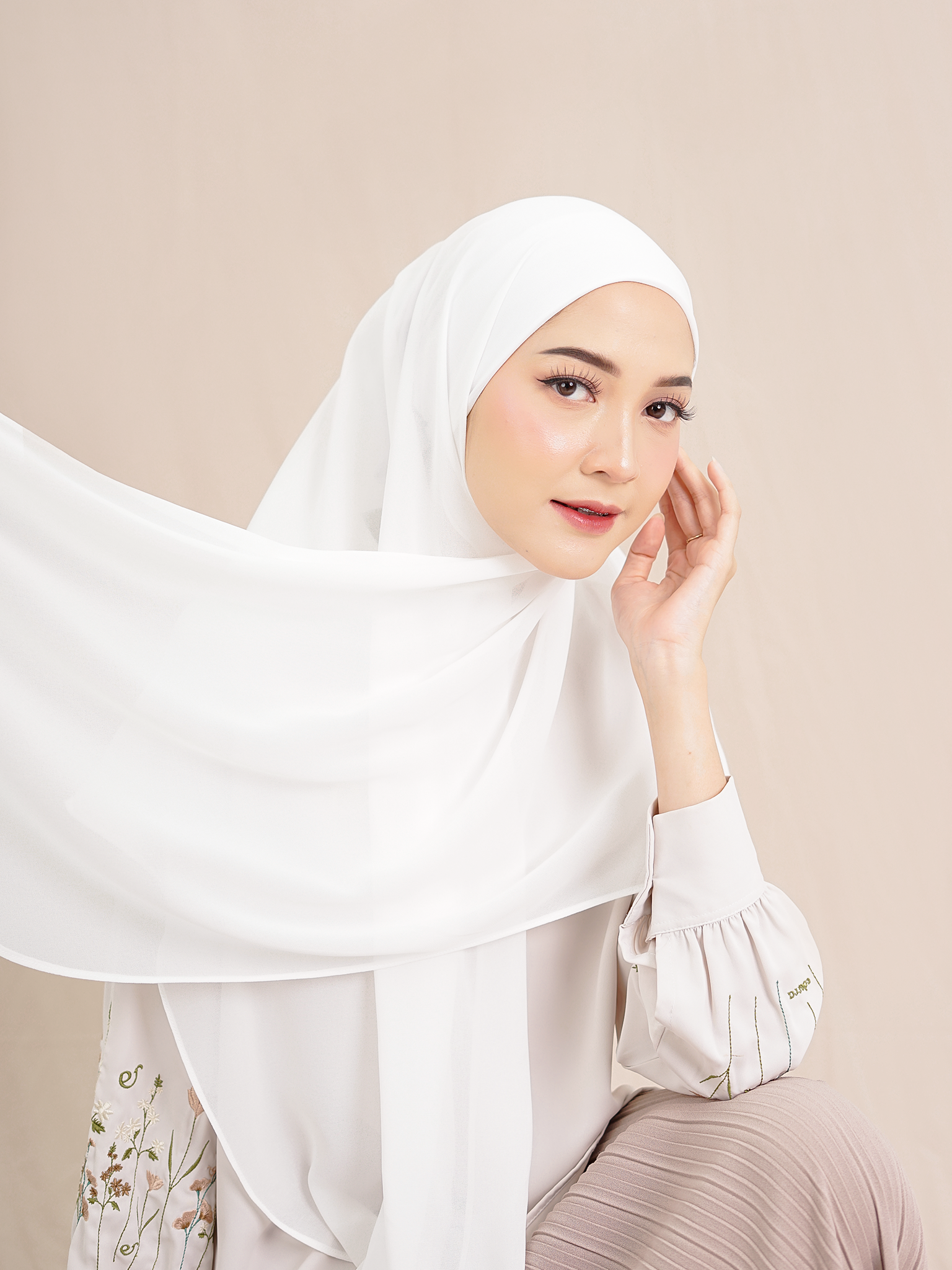 Luna Instan Hijab White