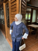 Kalea Top Navy Peony