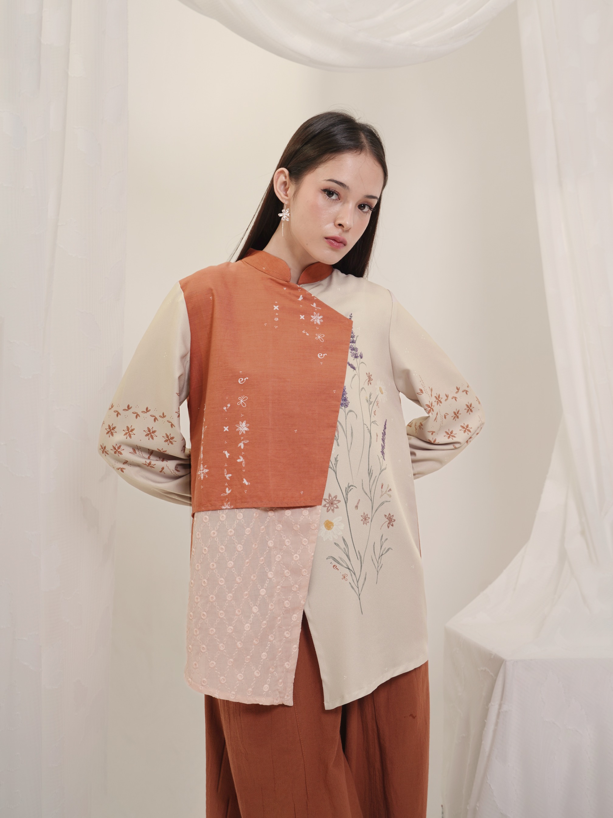 Kayuna Blouse Ederra X Rianty Batik
