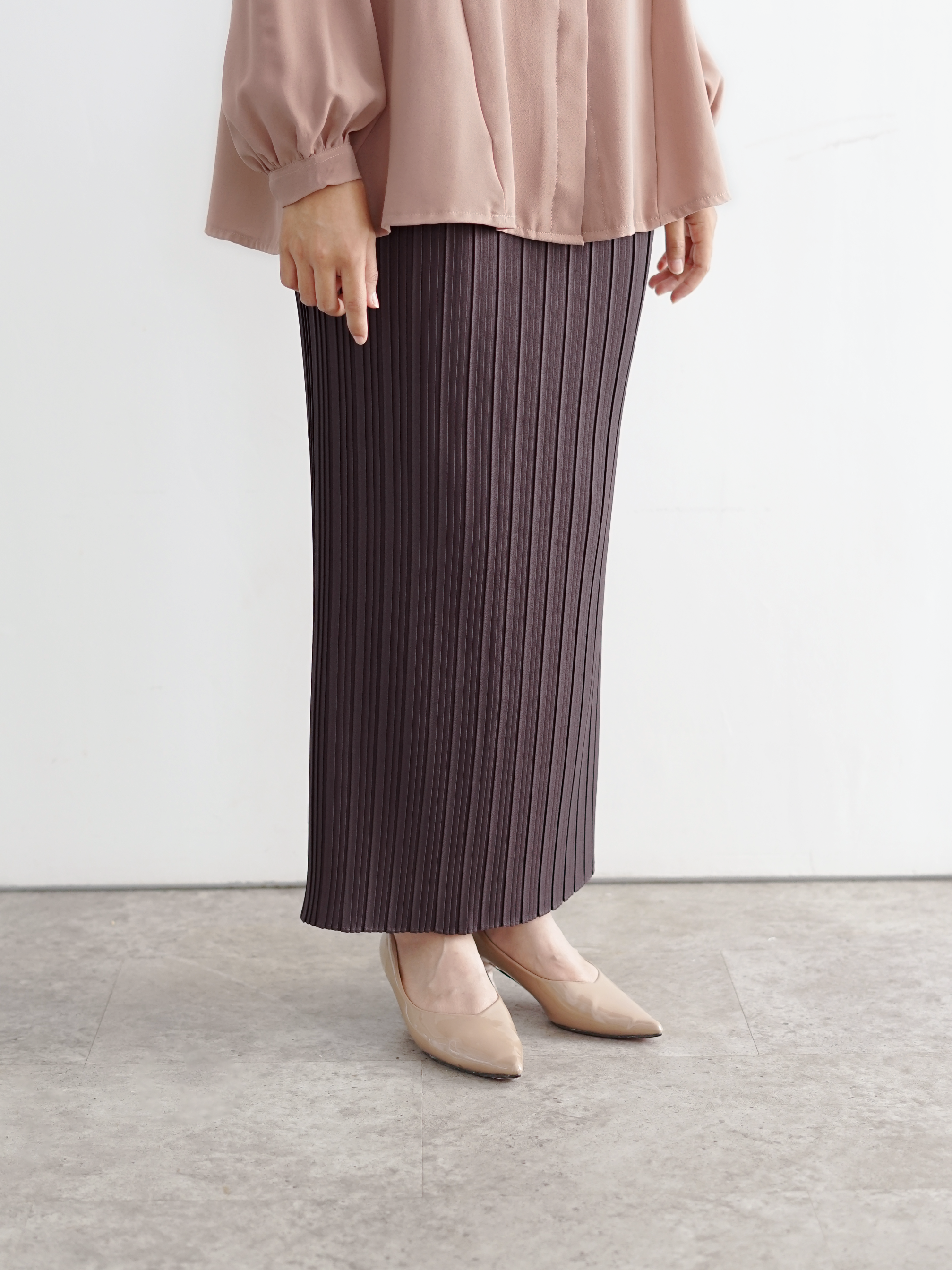 Linea Pleats Charcoal