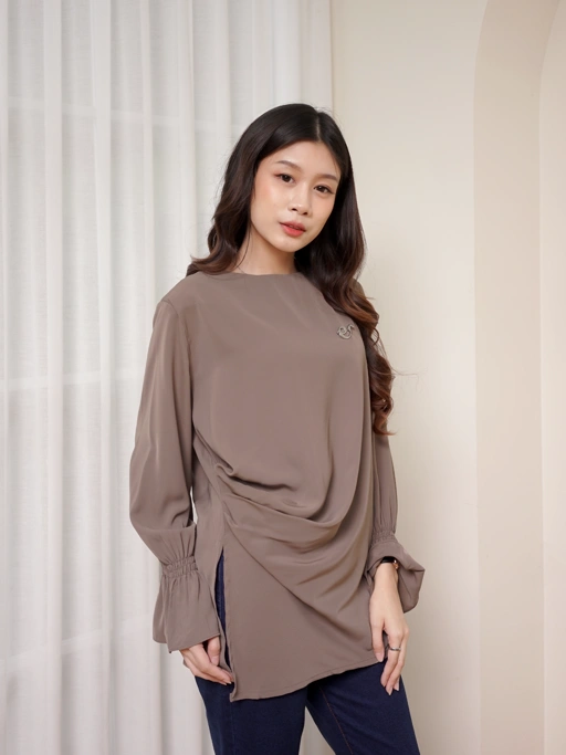 Image of Tyra blouse taupe