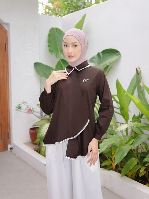 Image of Kana Top Dark Brown