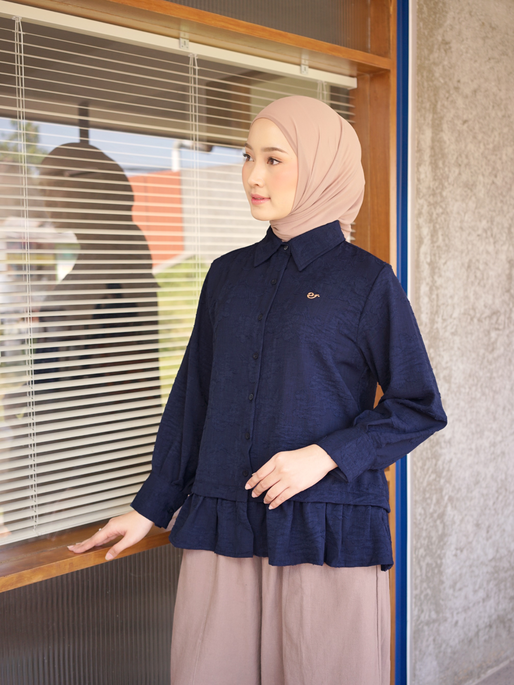Nalla Top Navy