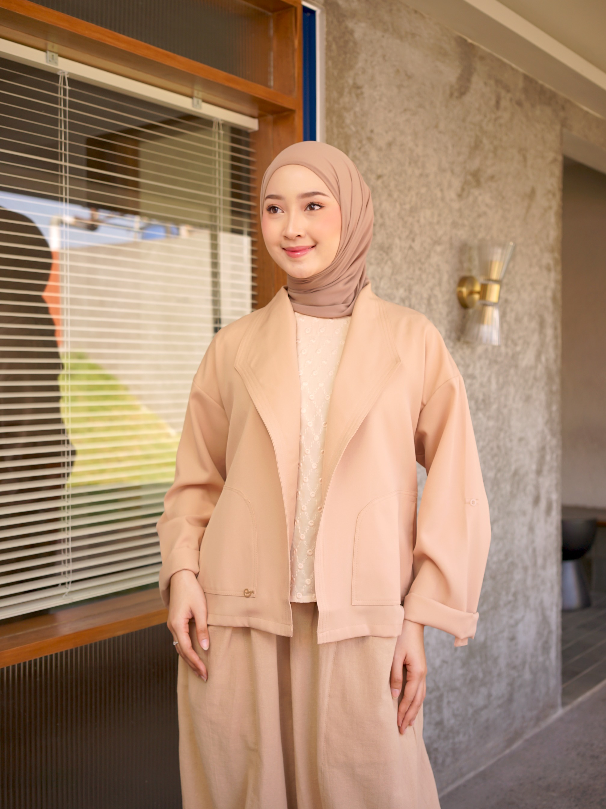 Jeda outer Creamy