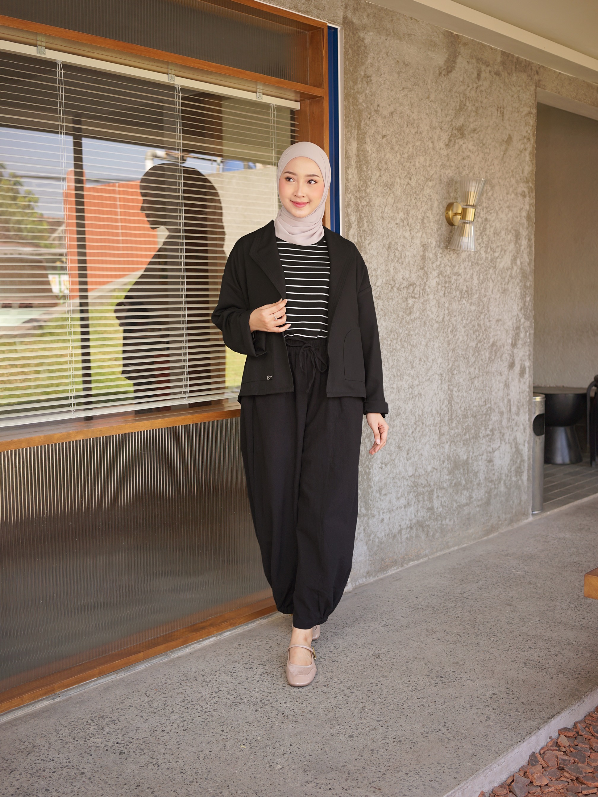Jeda outer black