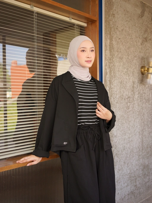 Jeda outer black