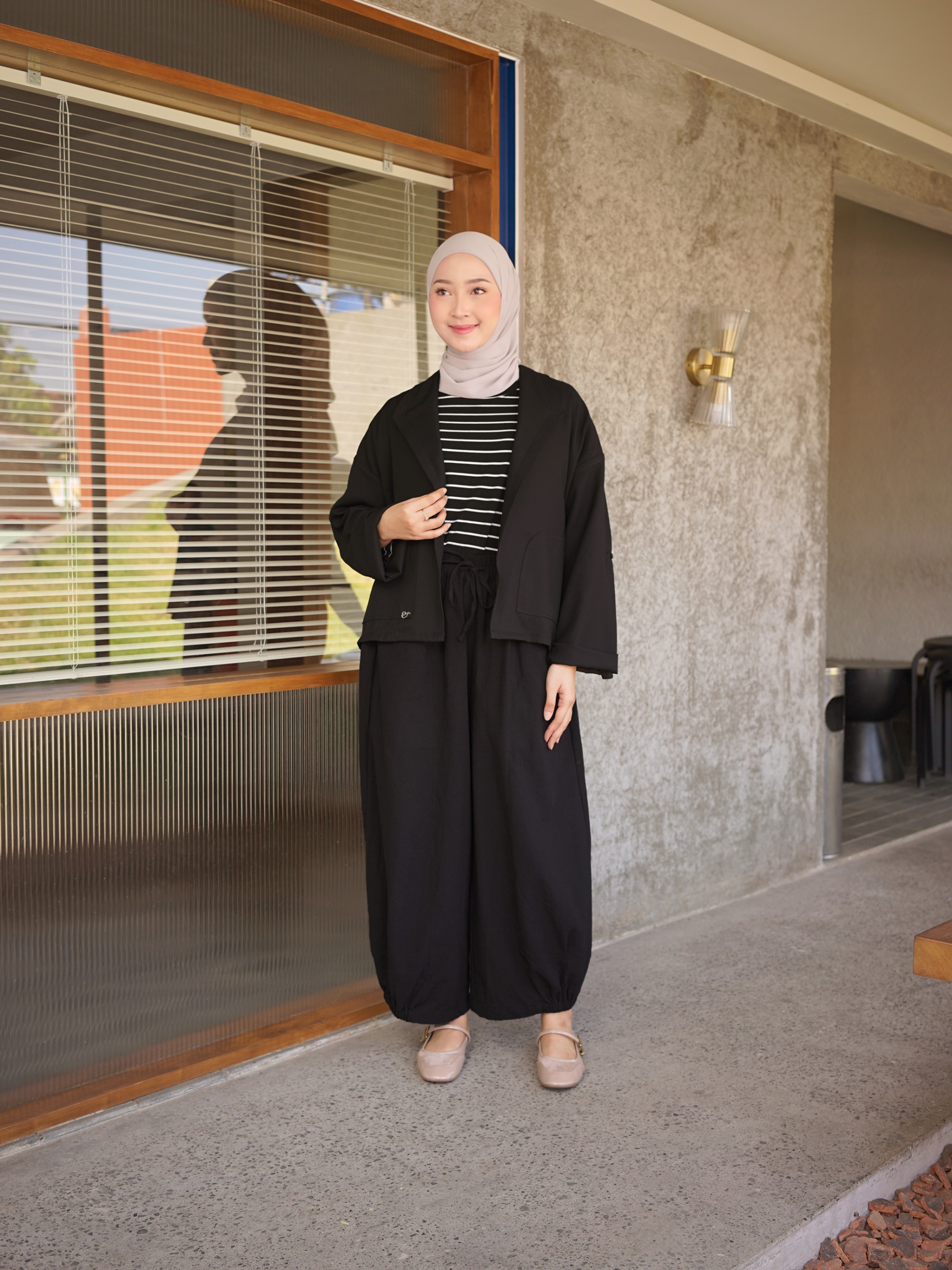 Jeda outer black
