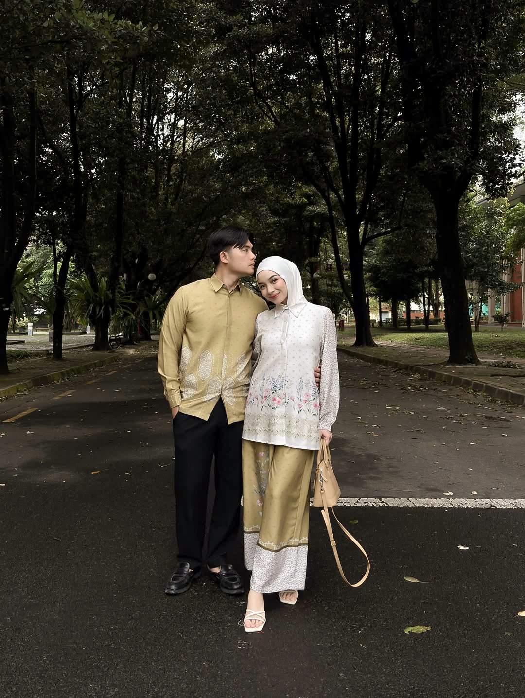 Family Set Senandika Rich Gold  