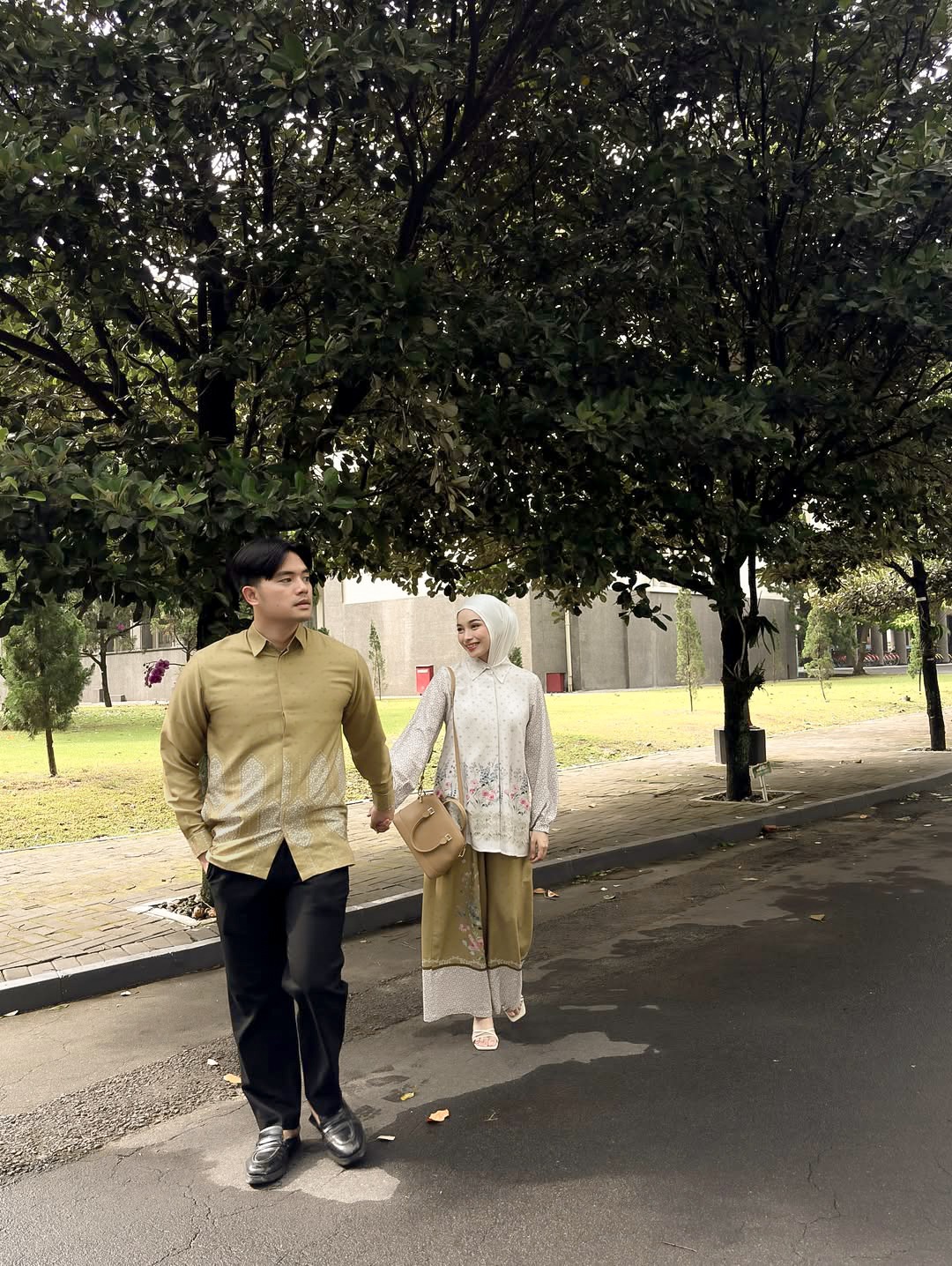 Family Set Senandika Rich Gold  