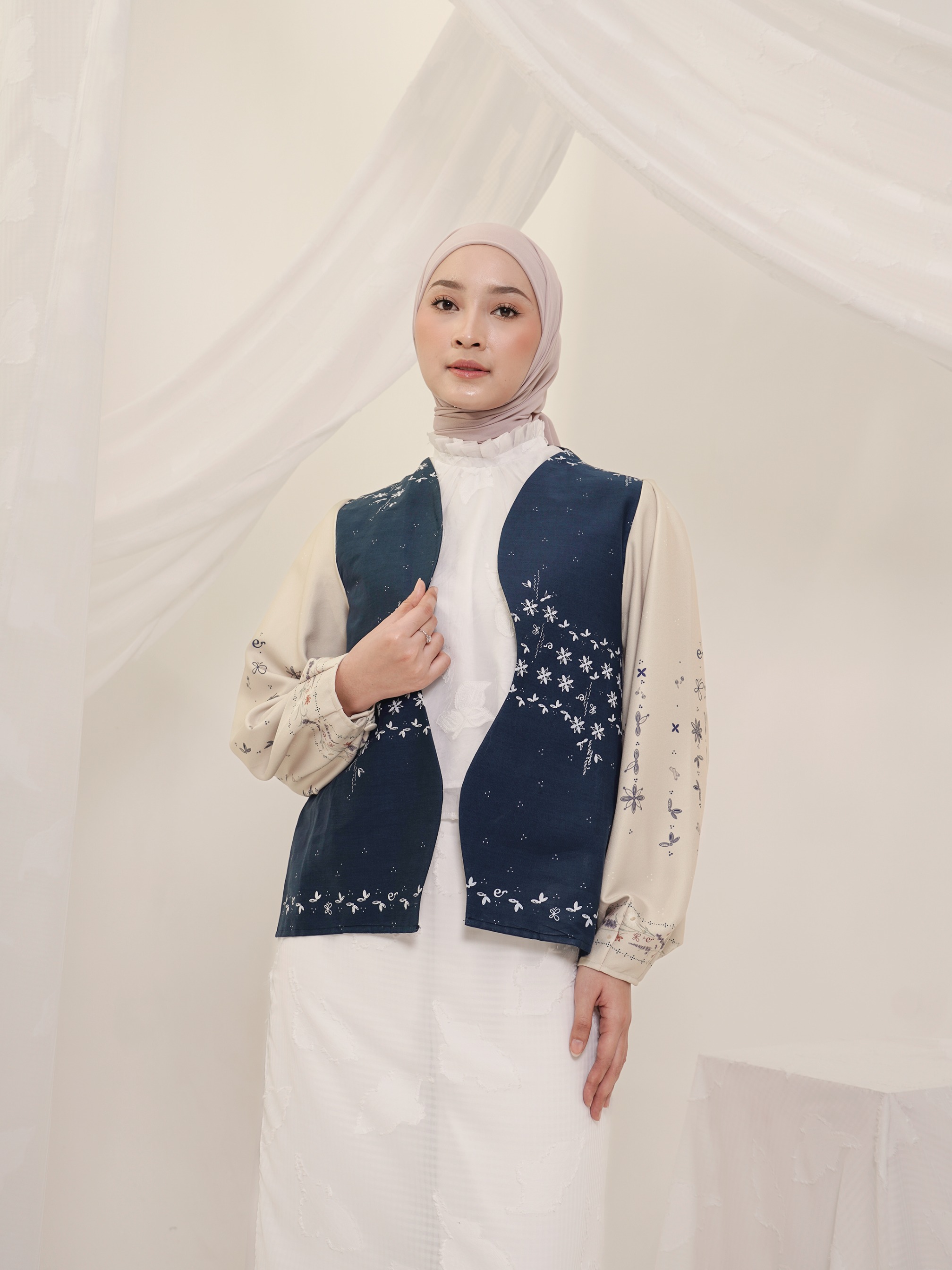 Palaruna Outer Ederra X Rianty Batik