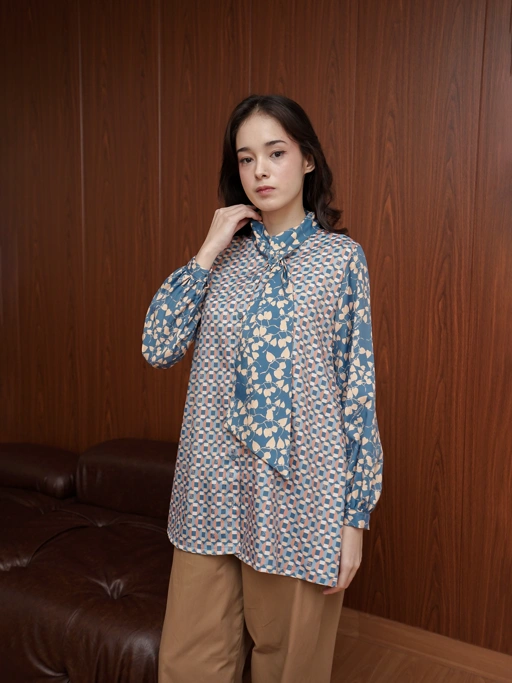 Image of Piper Top Parisian Blue