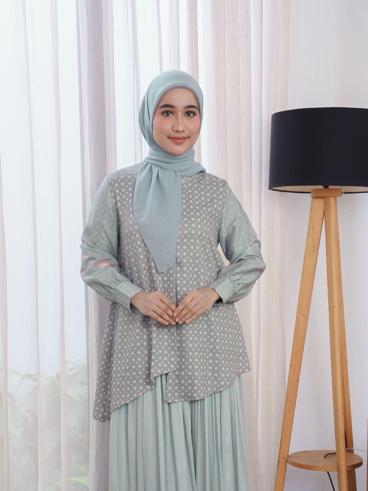 Riuh Senja Blouse Reseda 