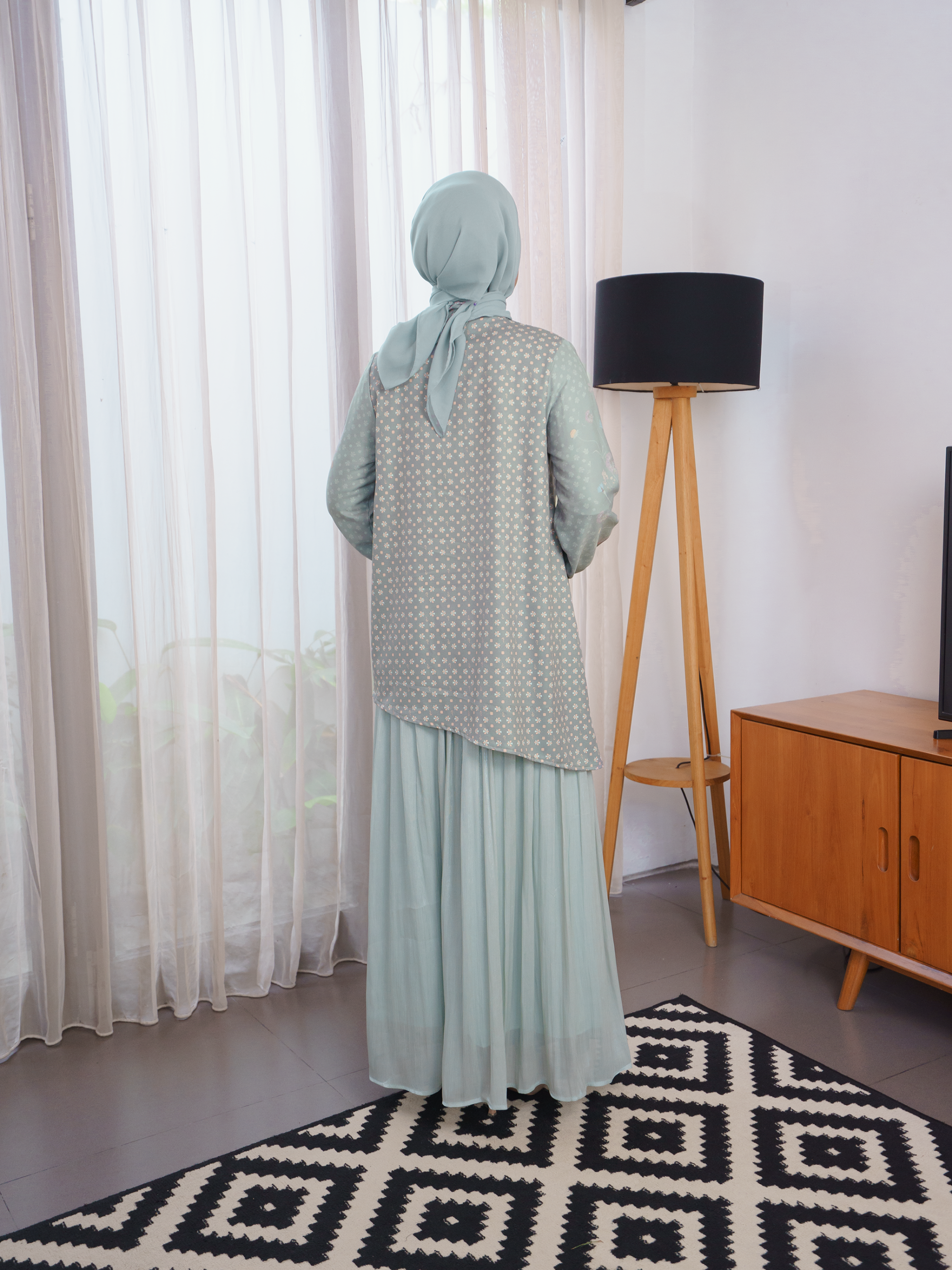 Riuh Senja Blouse Reseda 
