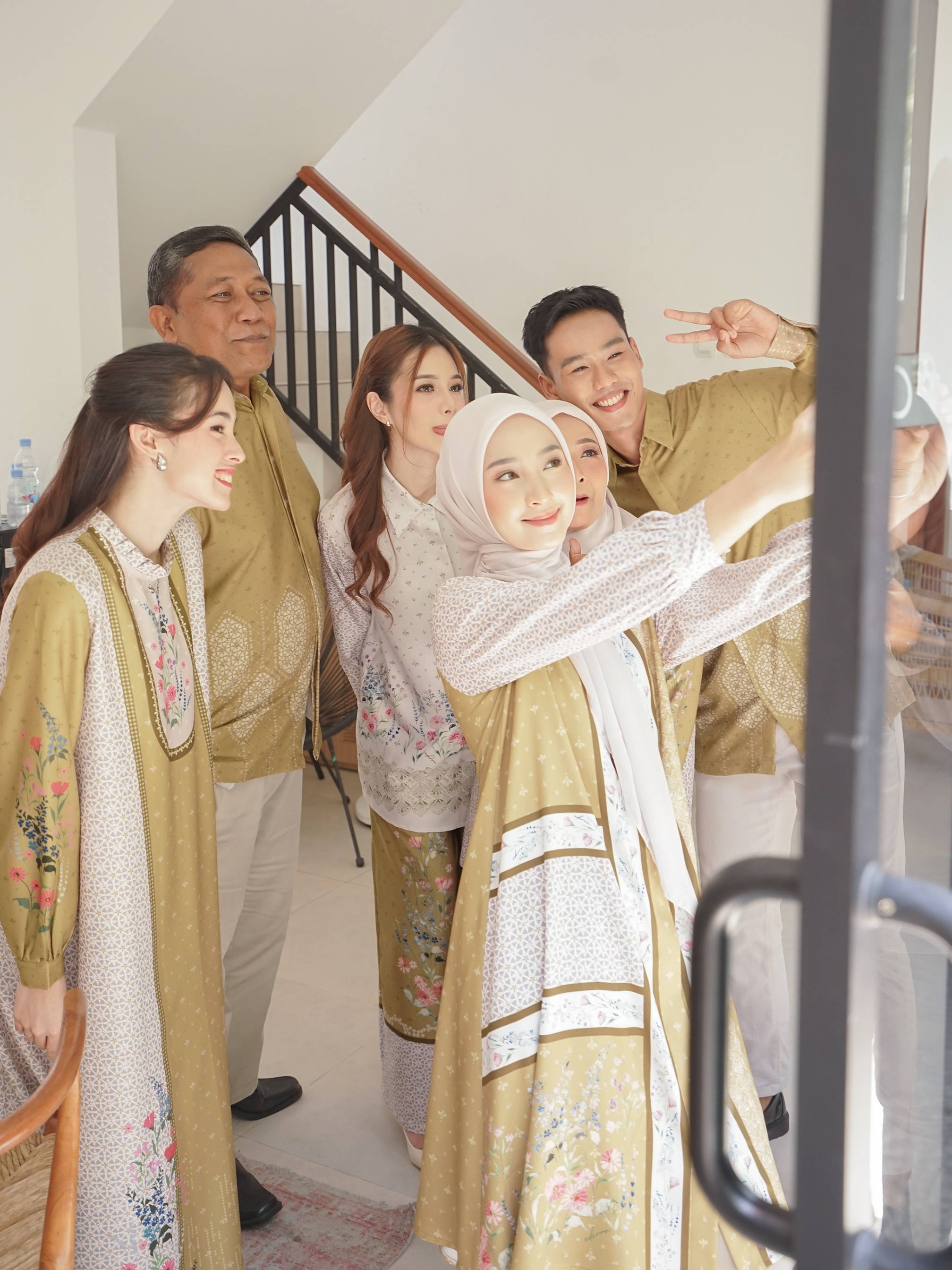 Family Set Senandika Rich Gold  