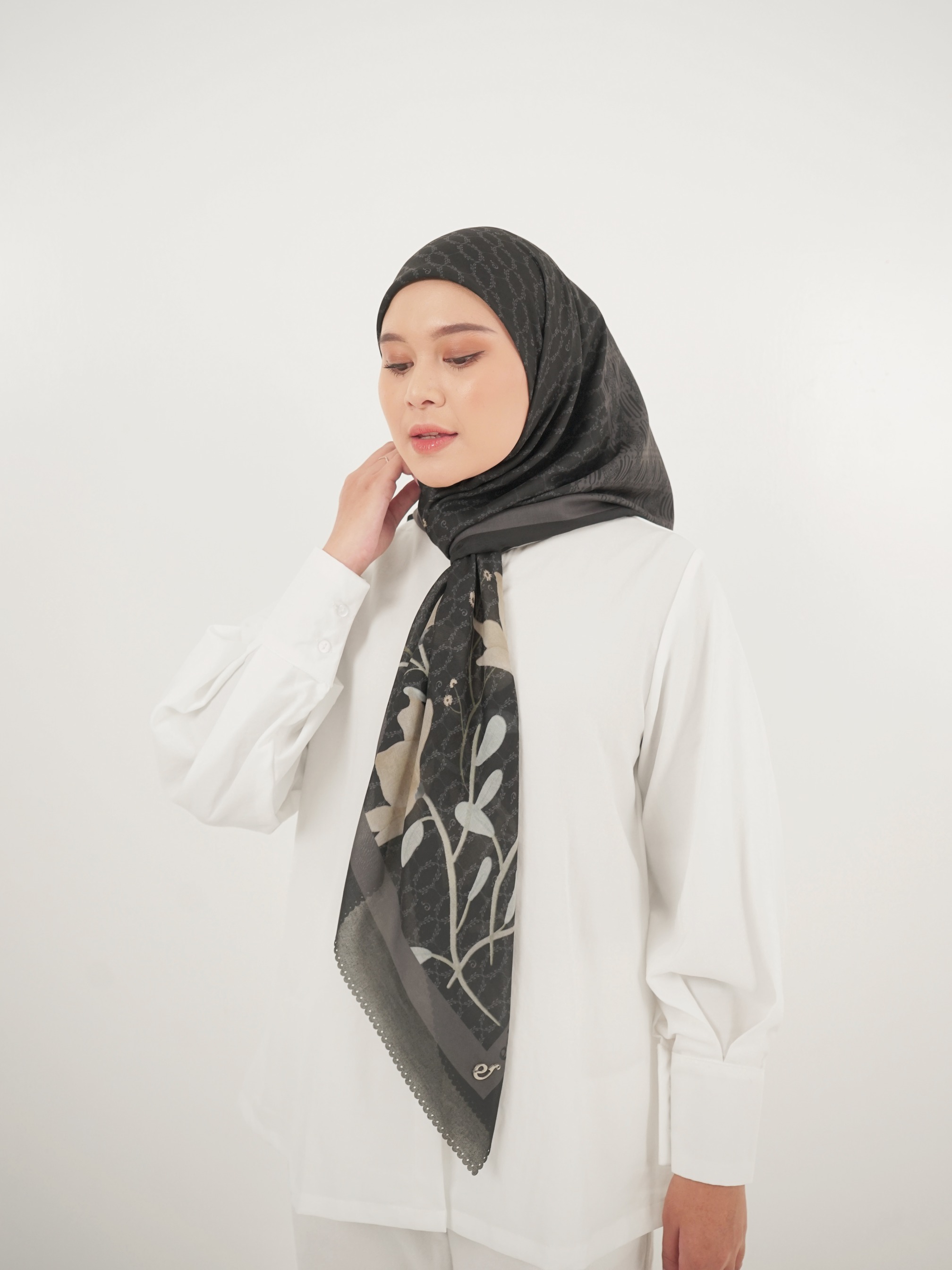 Malya Scarf Jet Black