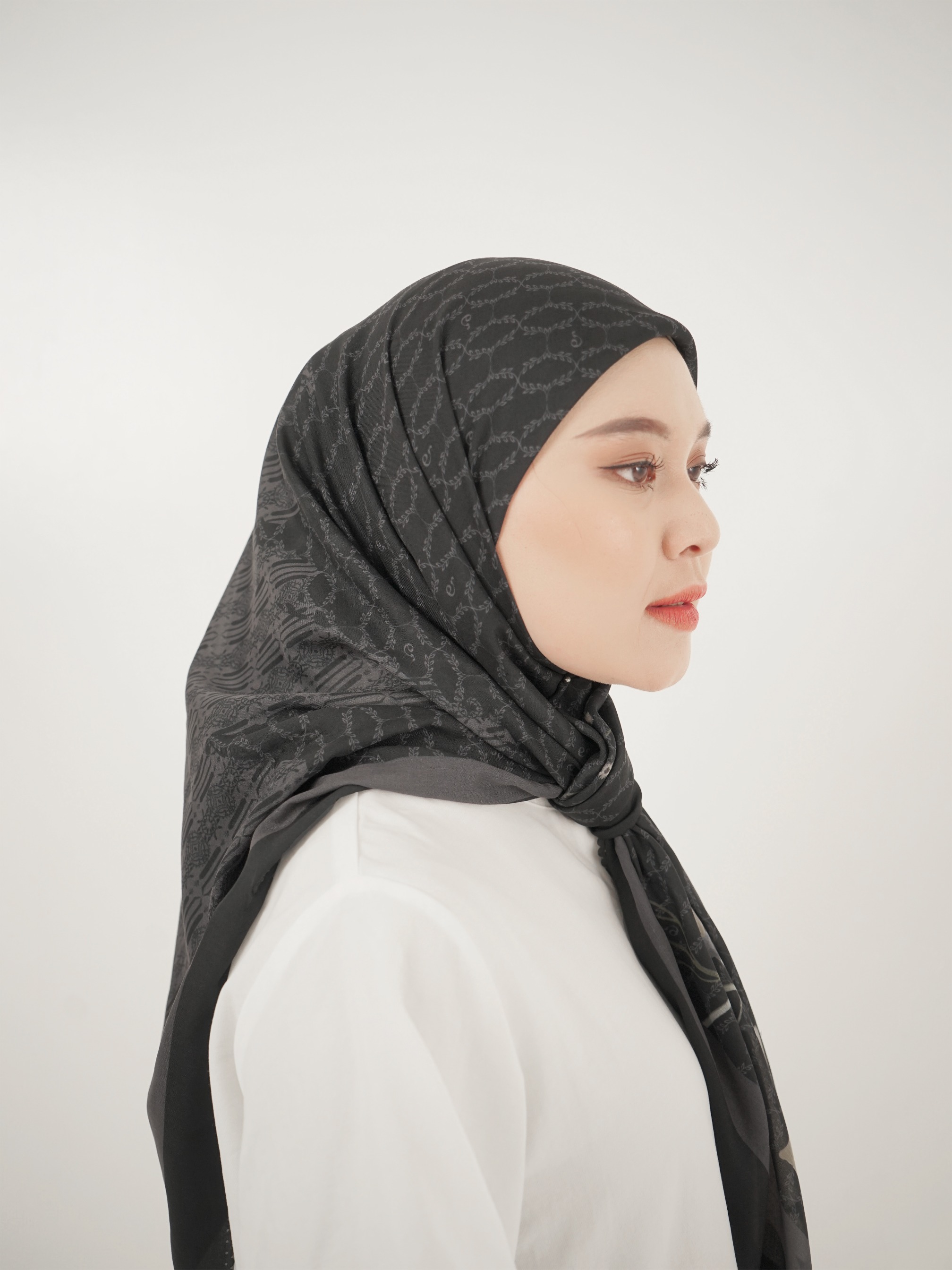 Malya Scarf Jet Black