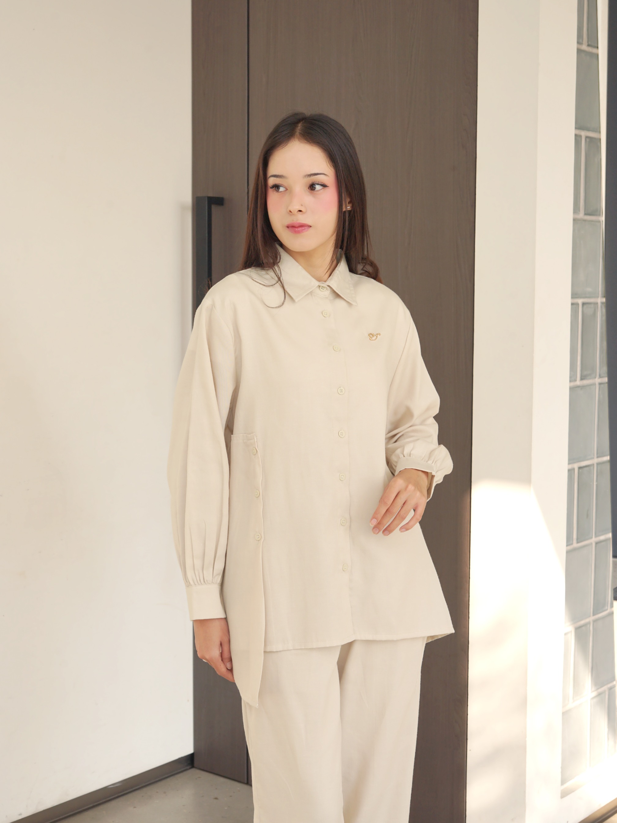 Keira Set Ivory (Top dan Pants)