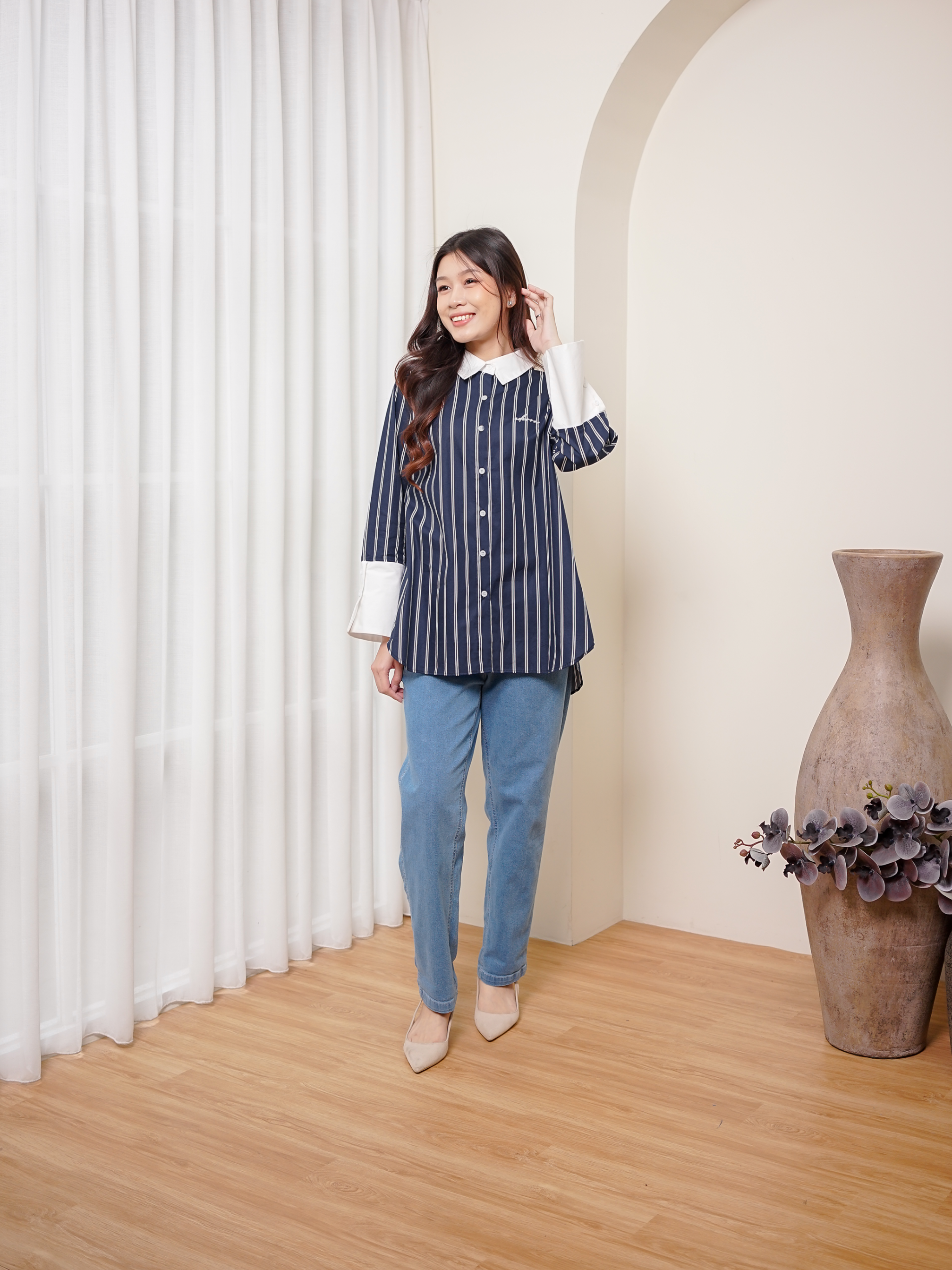 Kalea Top Navy Peony