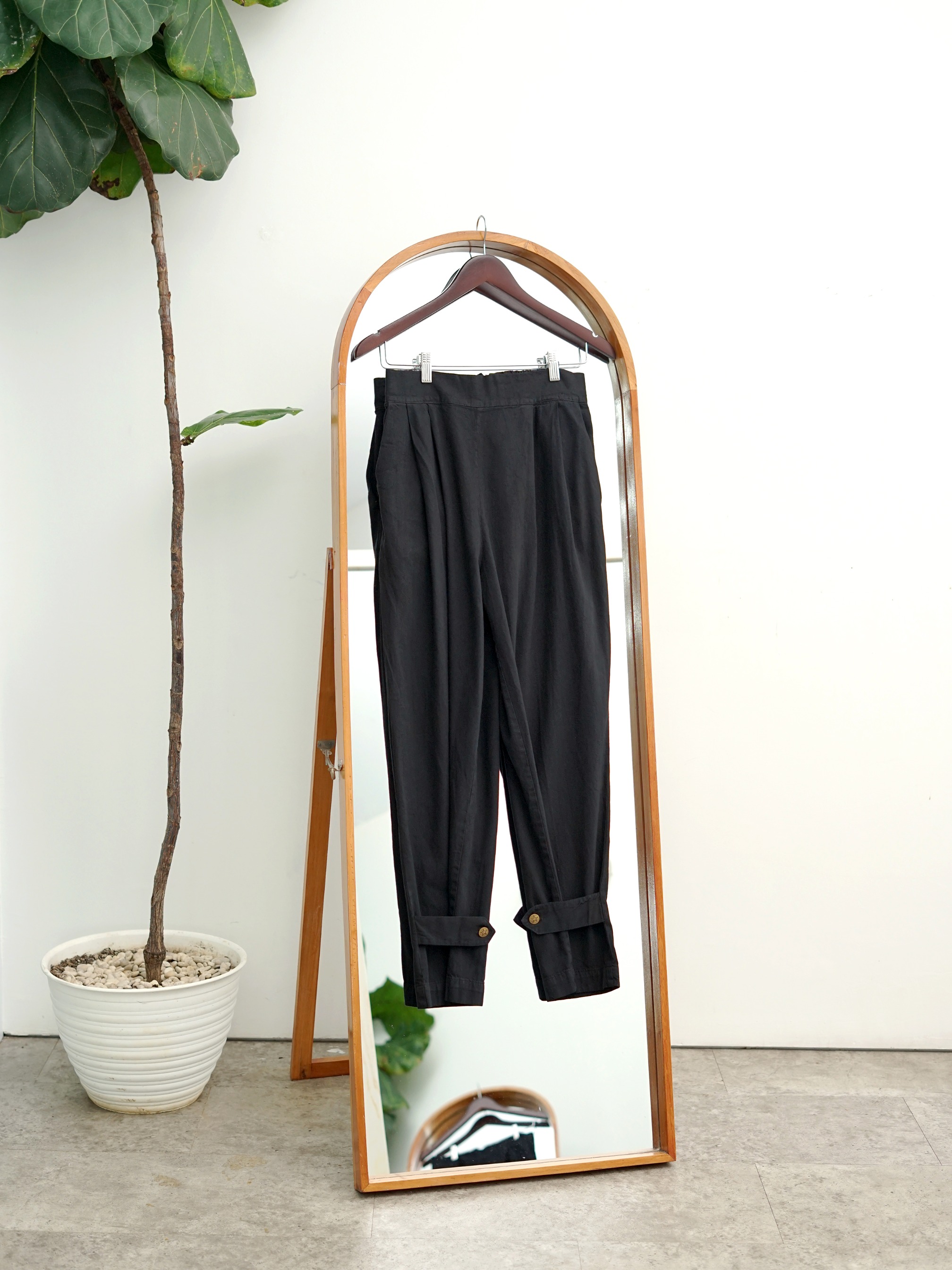 Sulhee Pants Black